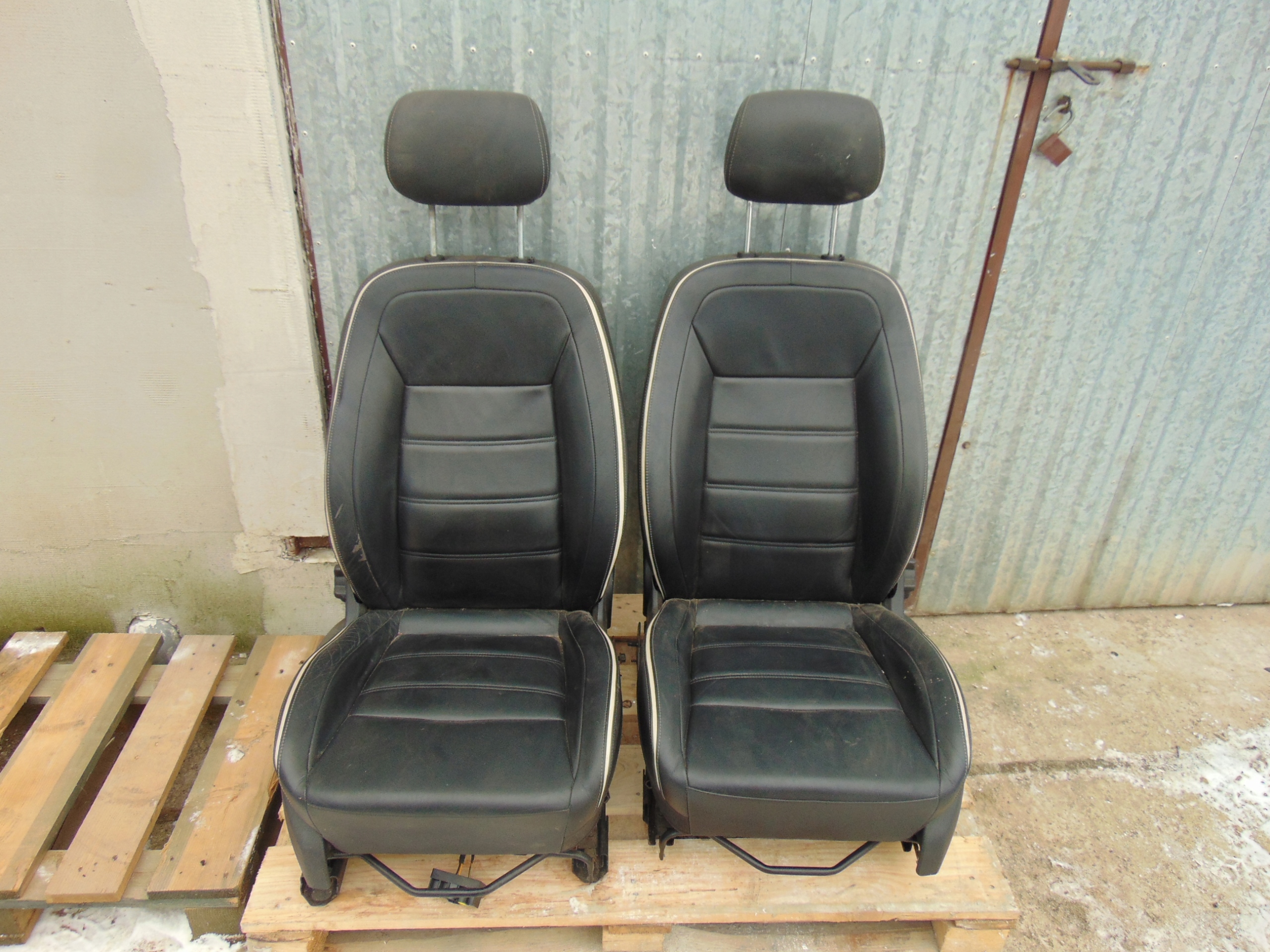 КОМПЛЕКТ СИДЕНИЙ TITANIUM КОЖА FORD MONDEO MK4