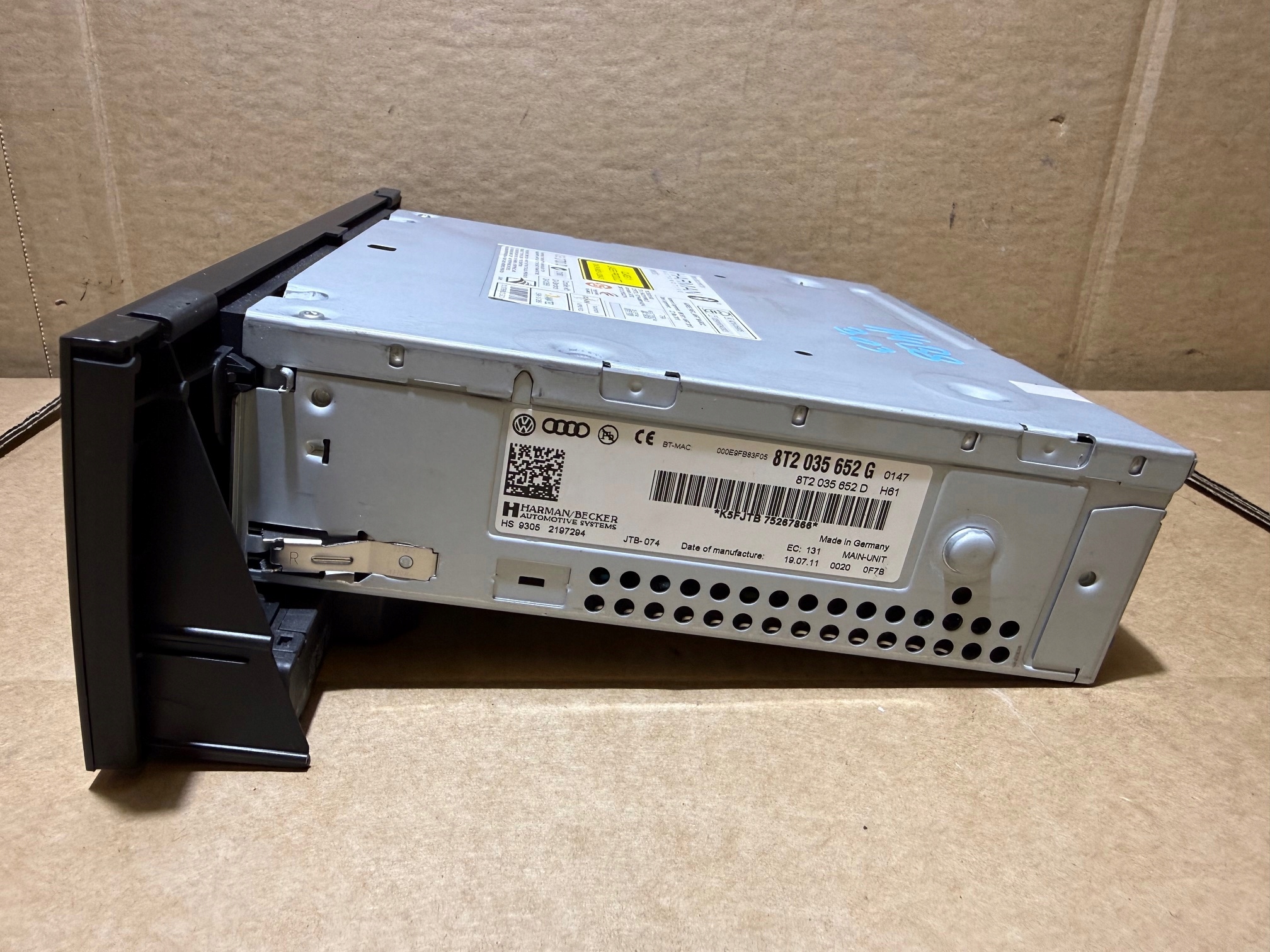 AUDI A4 B8 A5 8T Q5 8R navigation player SD MMI 8T2035652G