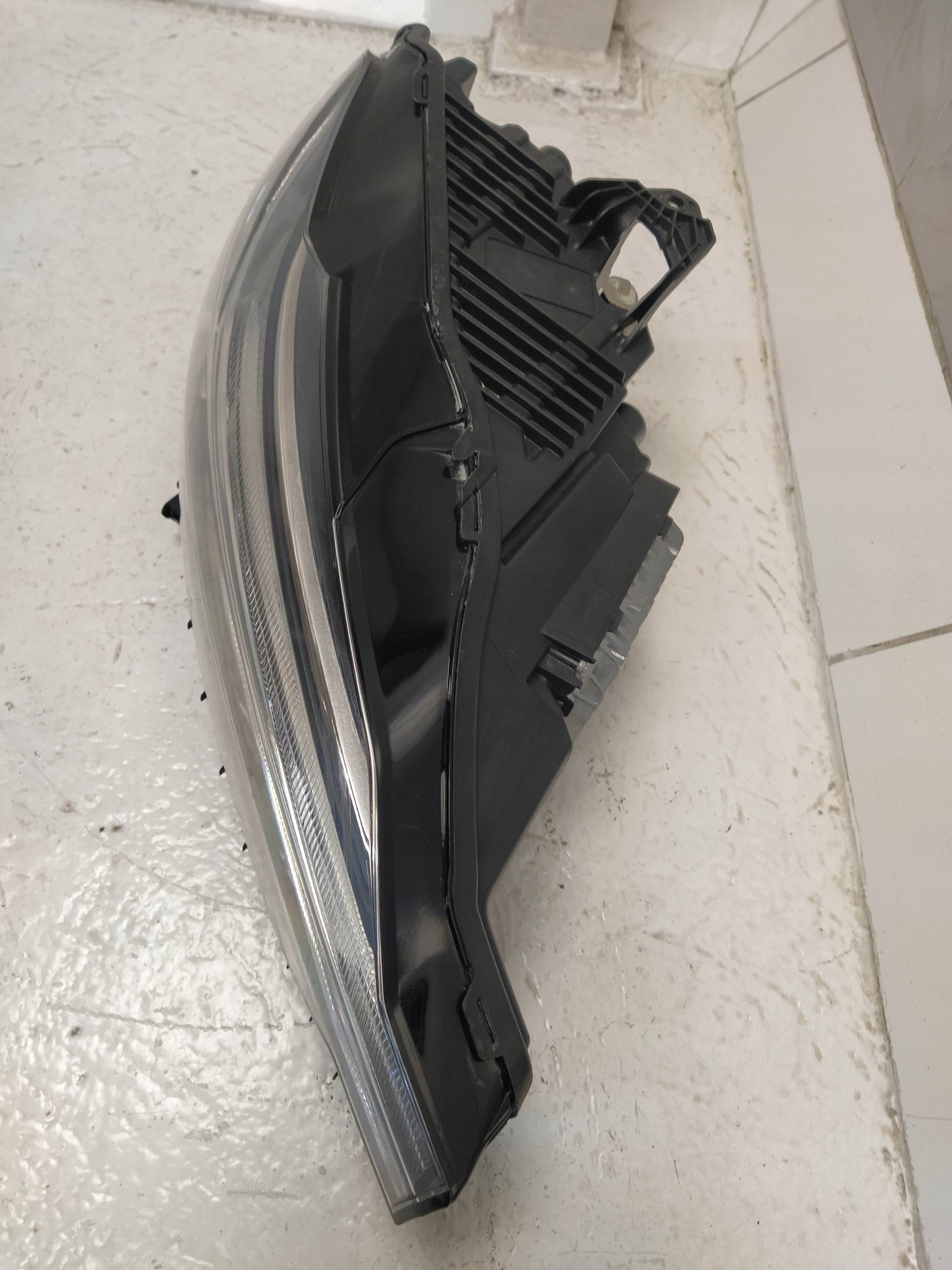 VOLVO XC60 II REFLEKTOR light front right LED MID complete control unit