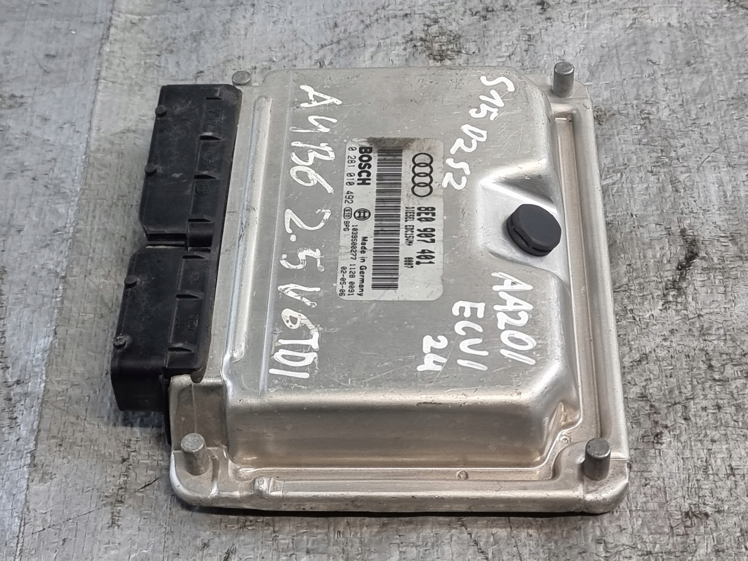 control unit computer of the engine OE 8E0907401 AUDI A4 B6 2.5 TDI