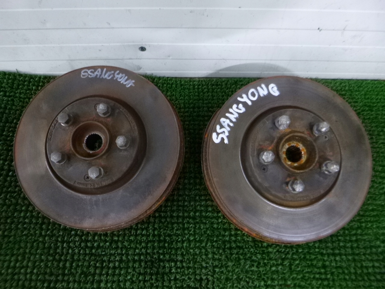 KORANDO III 13- 2.0 ZWROTNICA PIASTA PRAWA LEWA