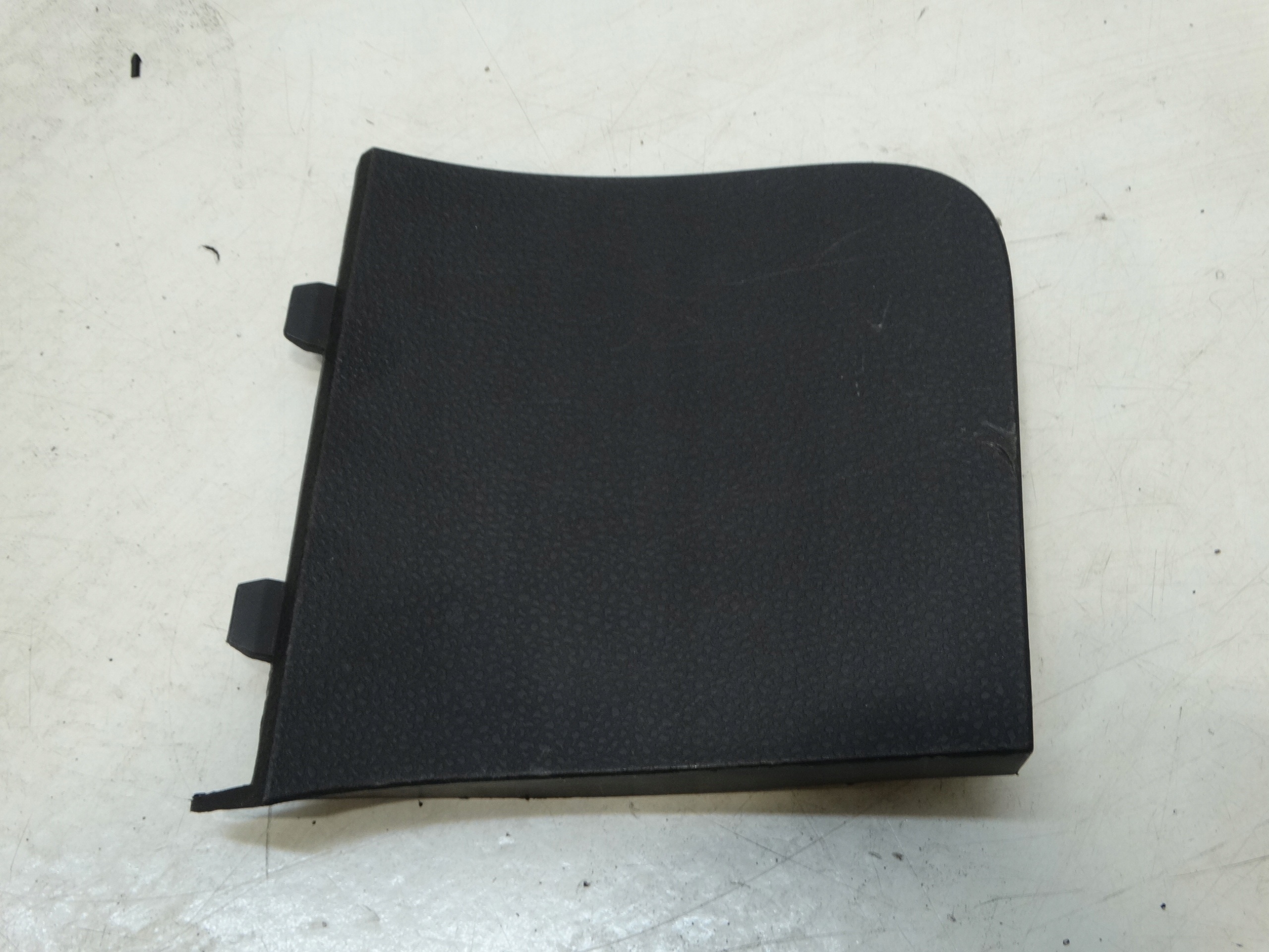 Abdeckung Blende Abdeckung der Sicherungen VOLKSWAGEN POLO IV 9N 6Q1857504A