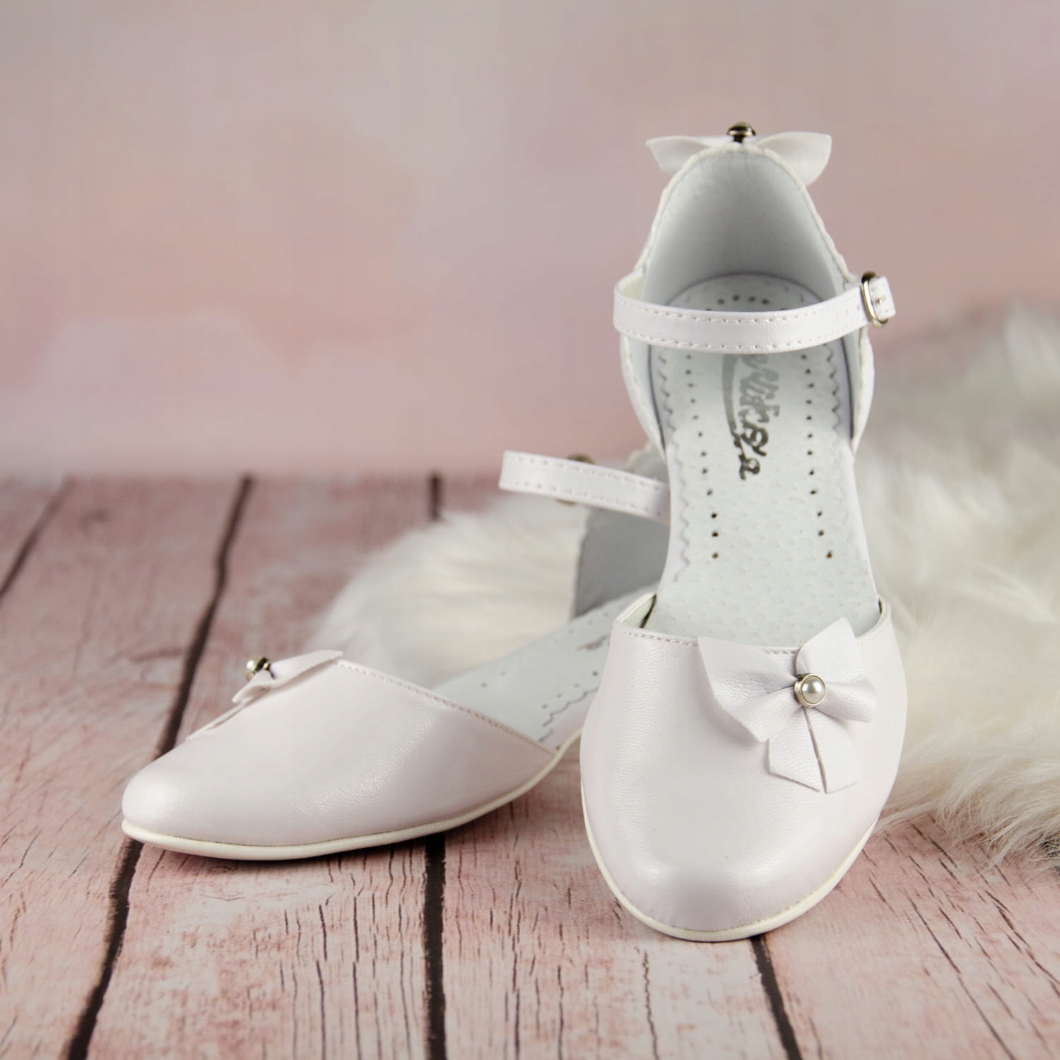 Buty komunijne dziewczęce KBD-717 - 32 EAN (GTIN) 5905413204135