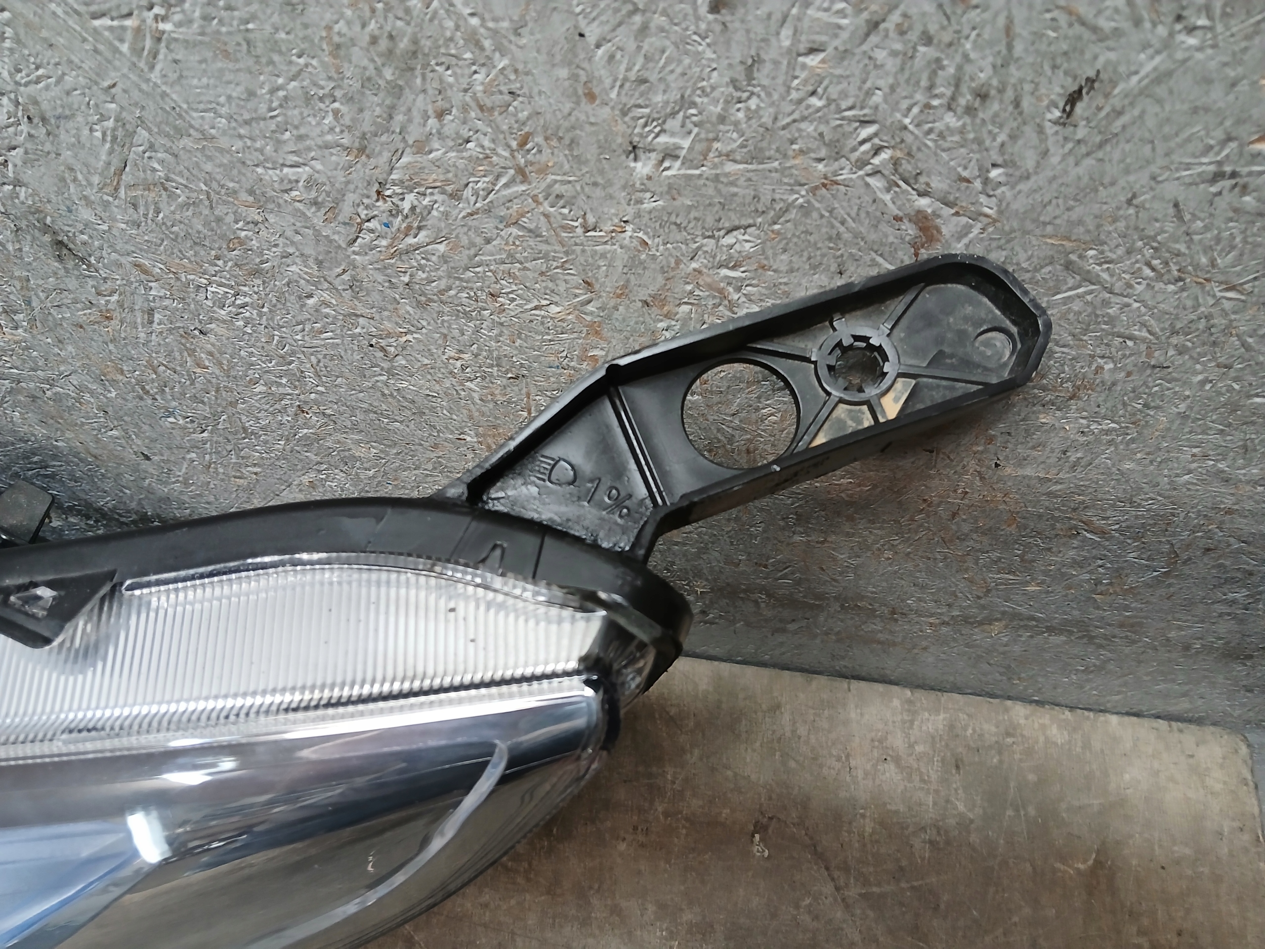 light front left FORD B MAX AV11-13W030-AF