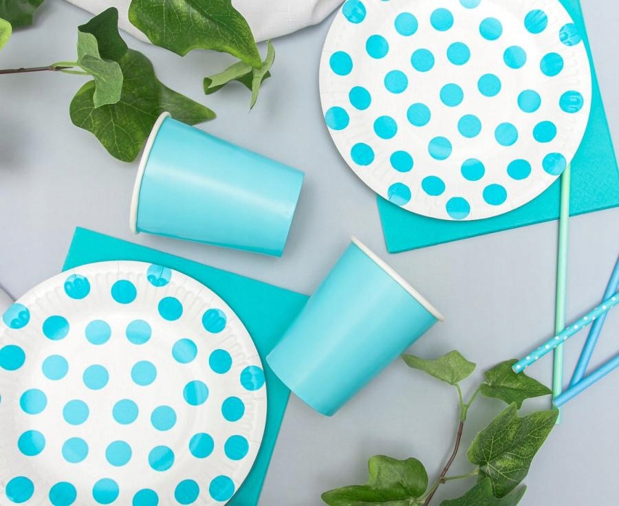 KUBECZKI JEDNORAZOWE NIEBIESKIE GROCHY GROSZKI NA URODZINY 6szt Stan opakowania oryginalne