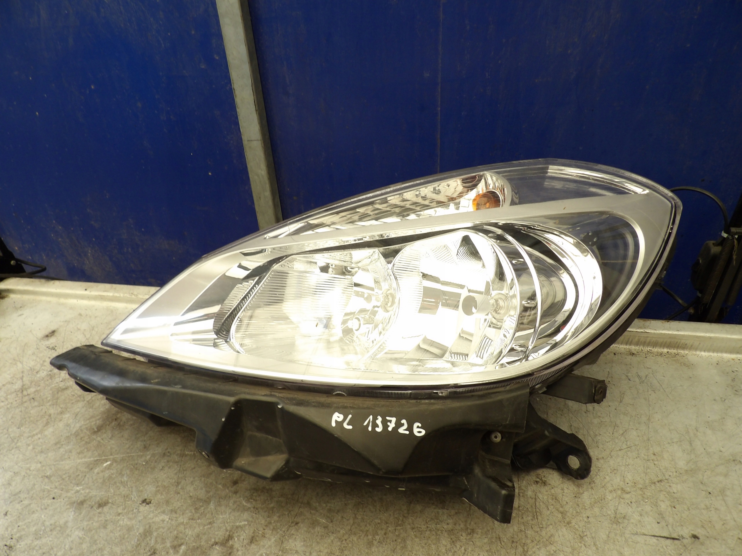 Renault Clio III light front left