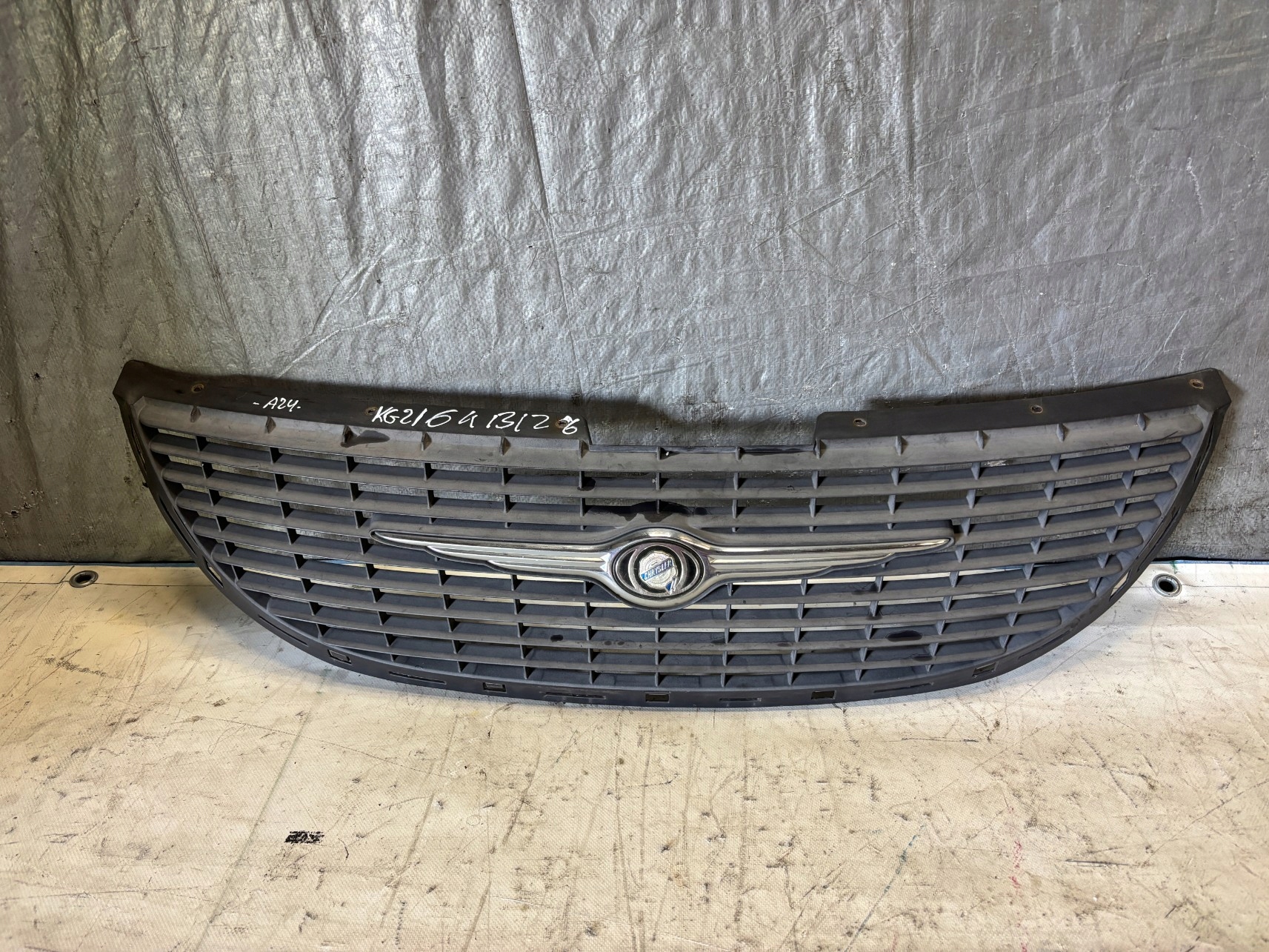 grill grille radiator Chrysler Voyager IV 4 4857522AA