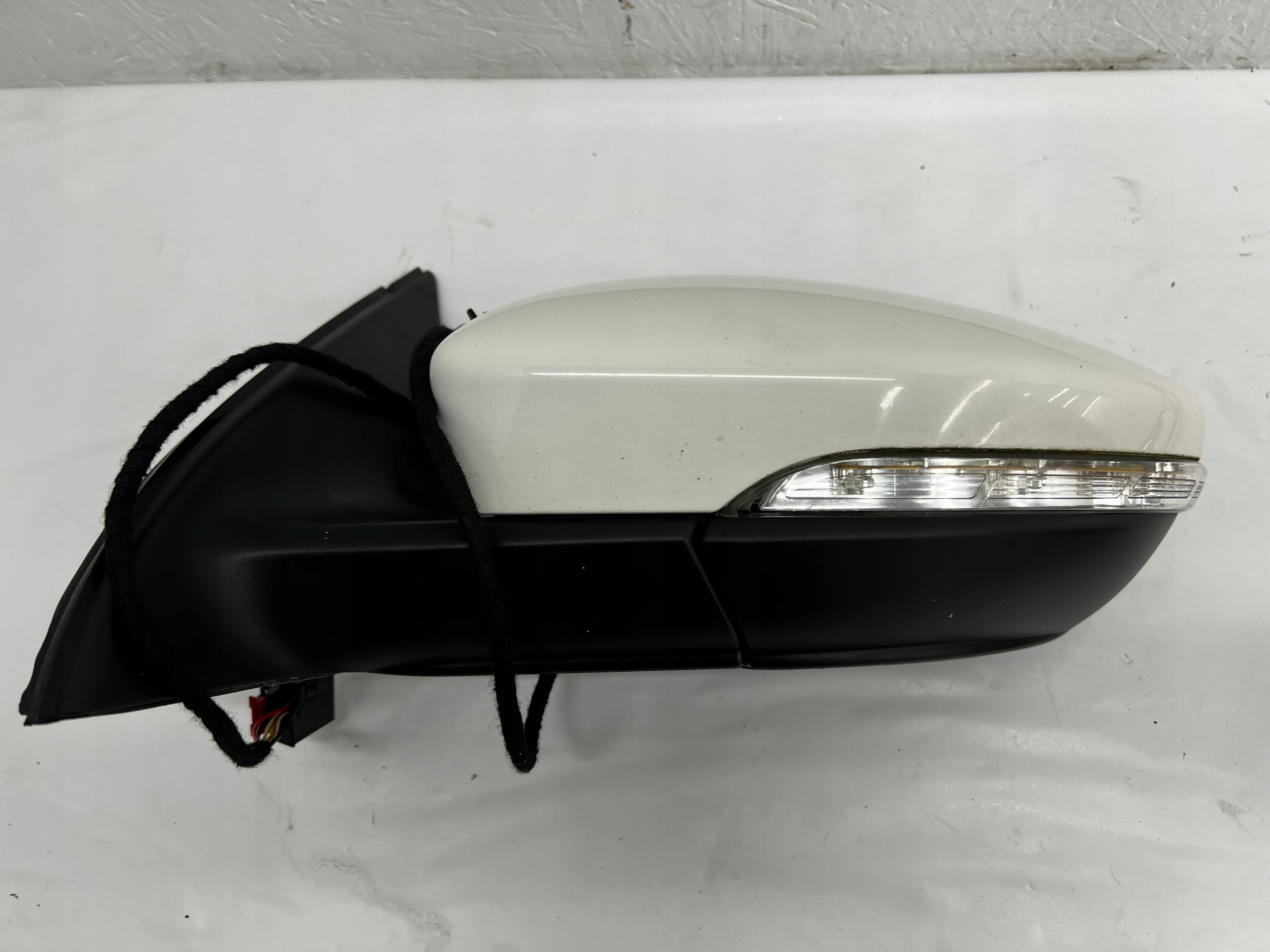 mirror left VW PASSAT B7 BIALE LB9A 6PIN EUROPA