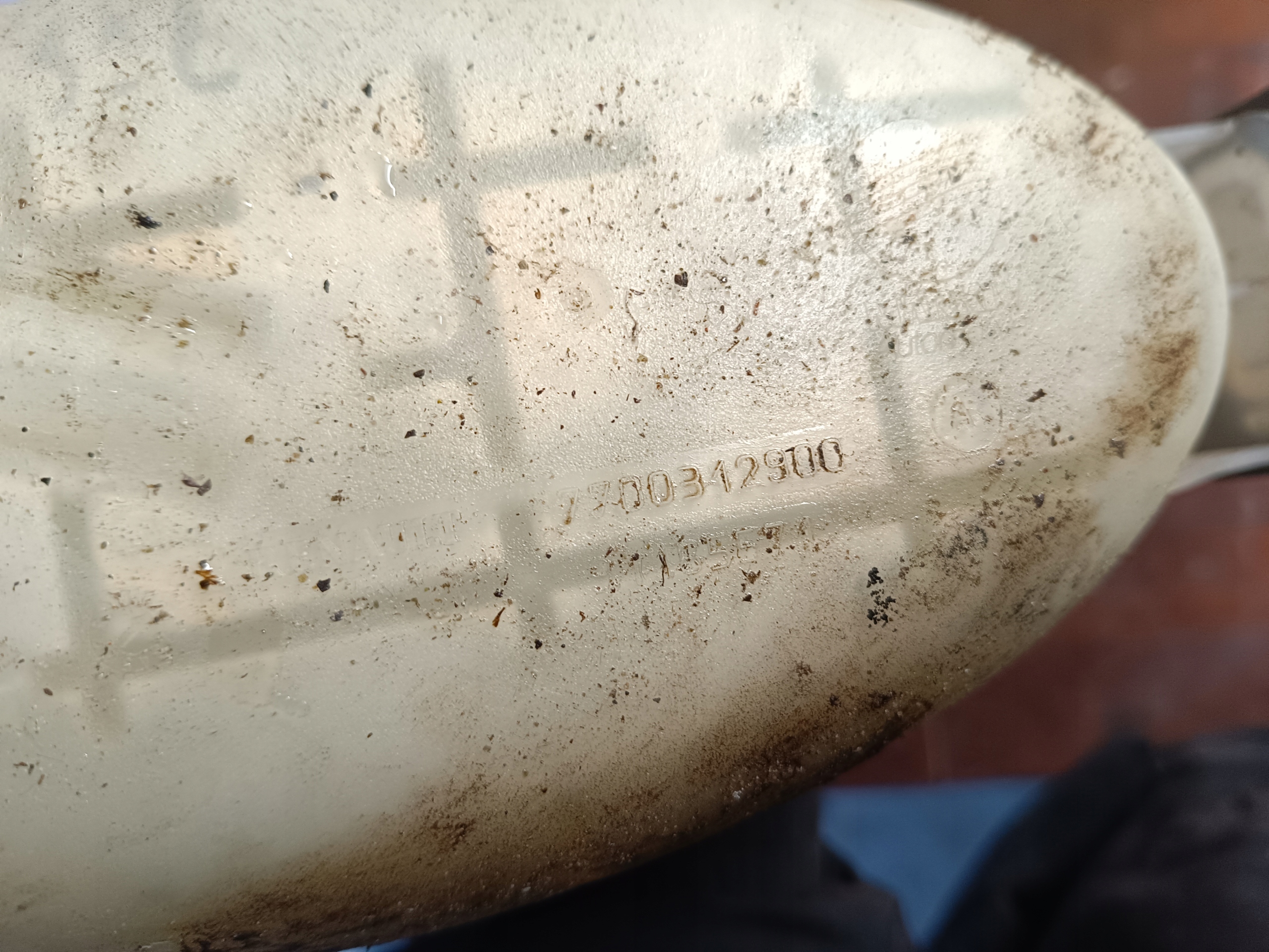 RÉSERVOIR EAU RENAULT 7700312900