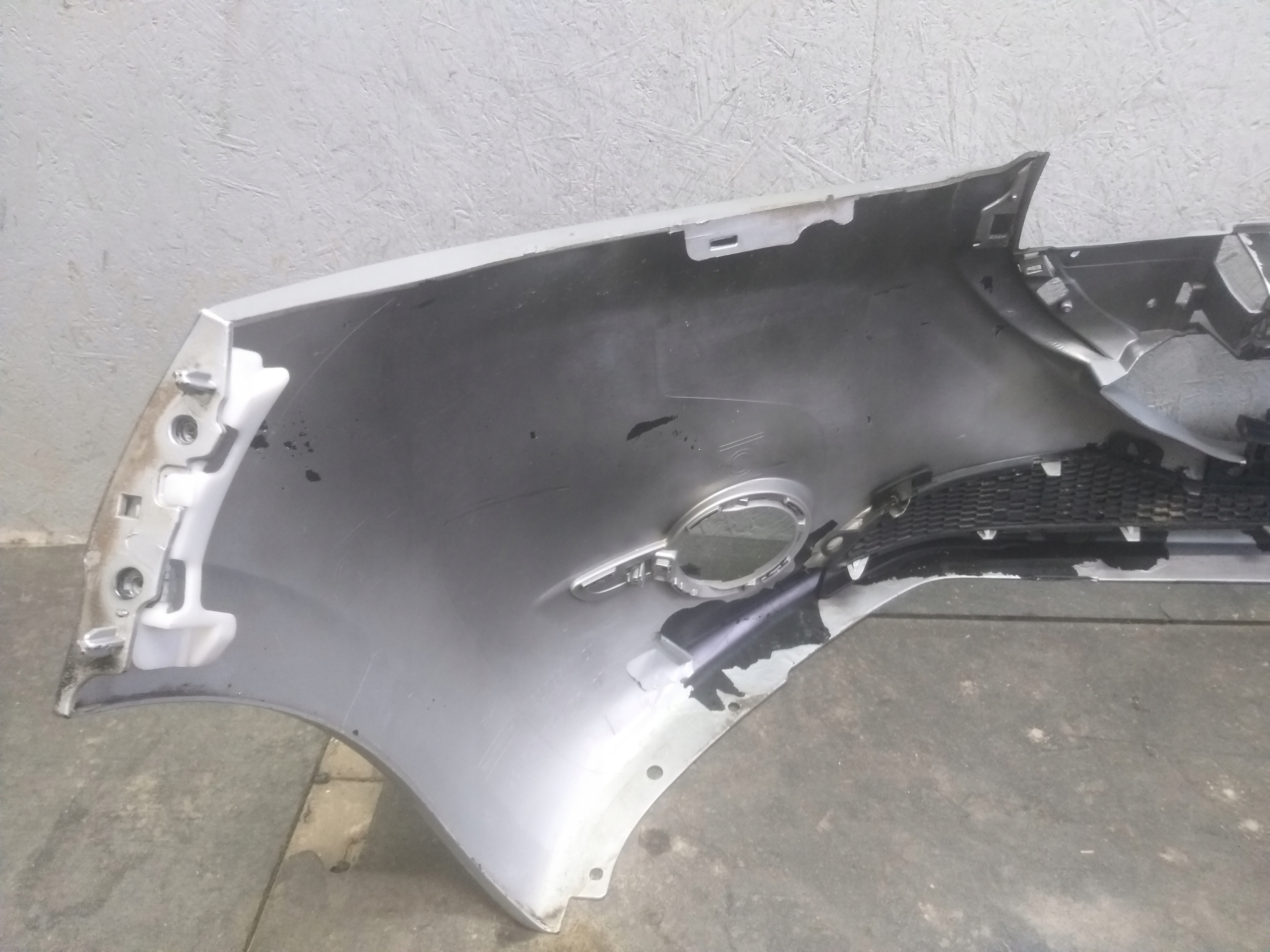 nárazník předek PEUGEOT 208 a 1