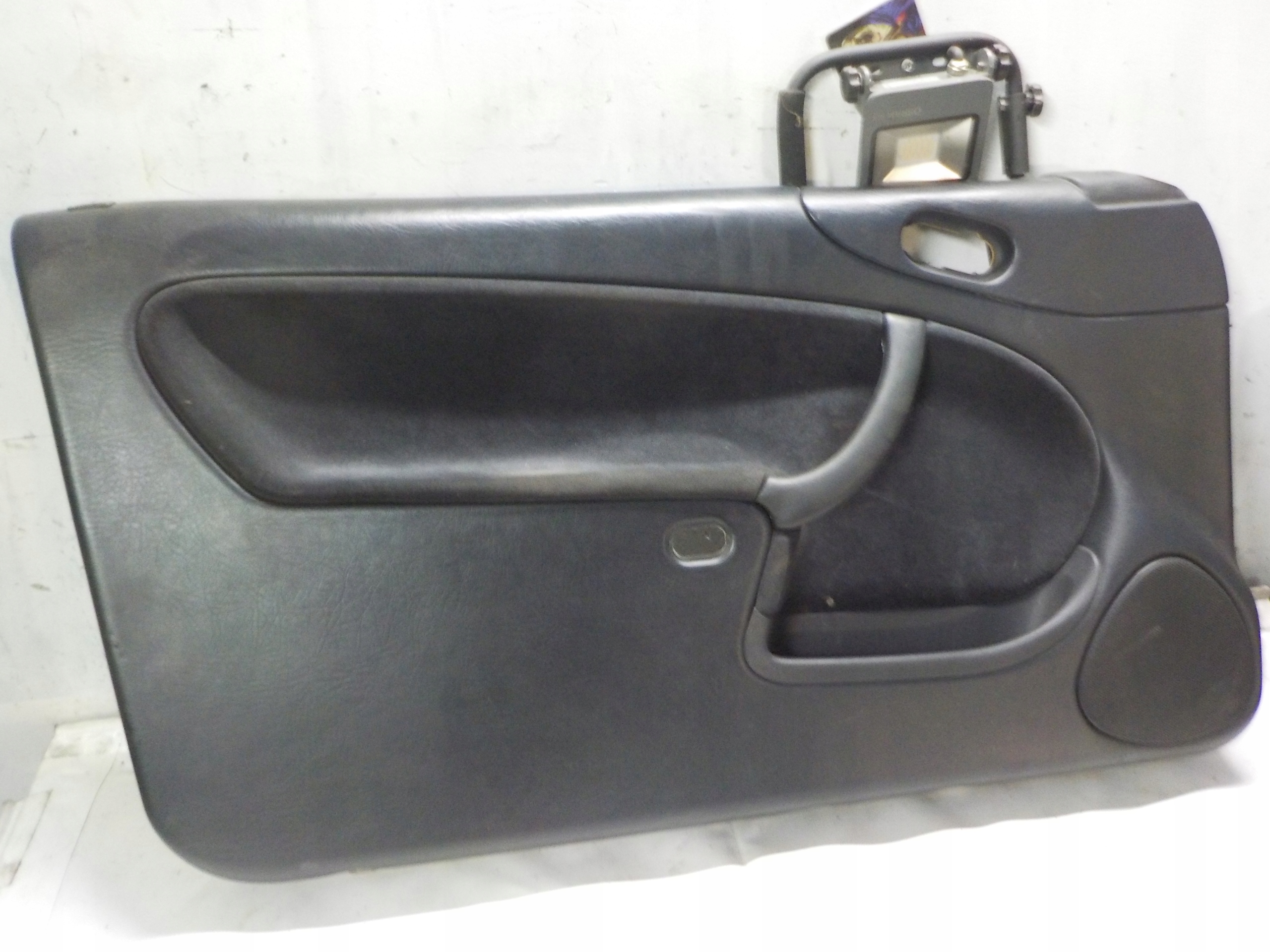 SAAB 900 BOCZEK TAPICERKA DRZWI