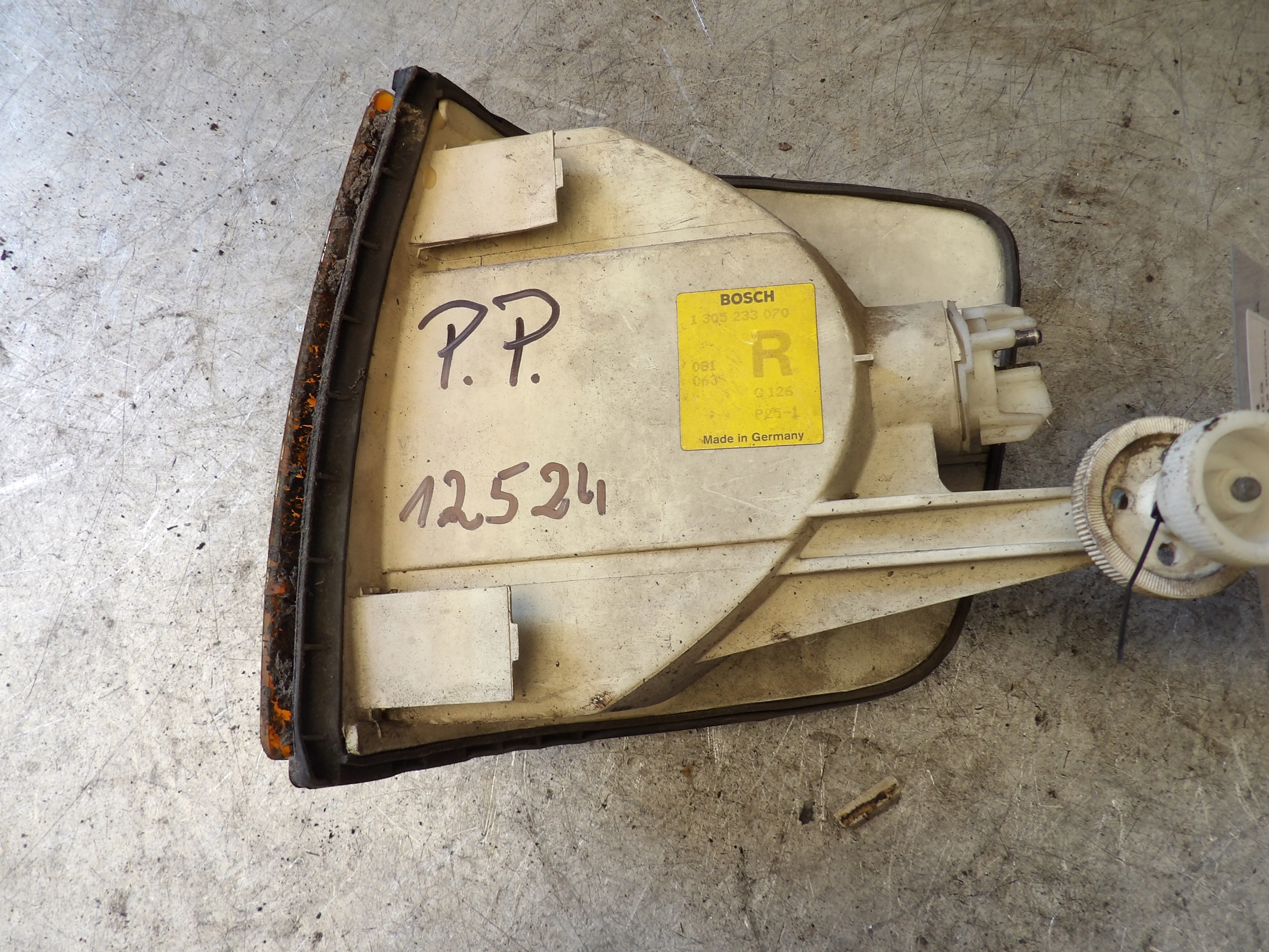 Mercedes W126 Coupe indicator front right 1305233070 R