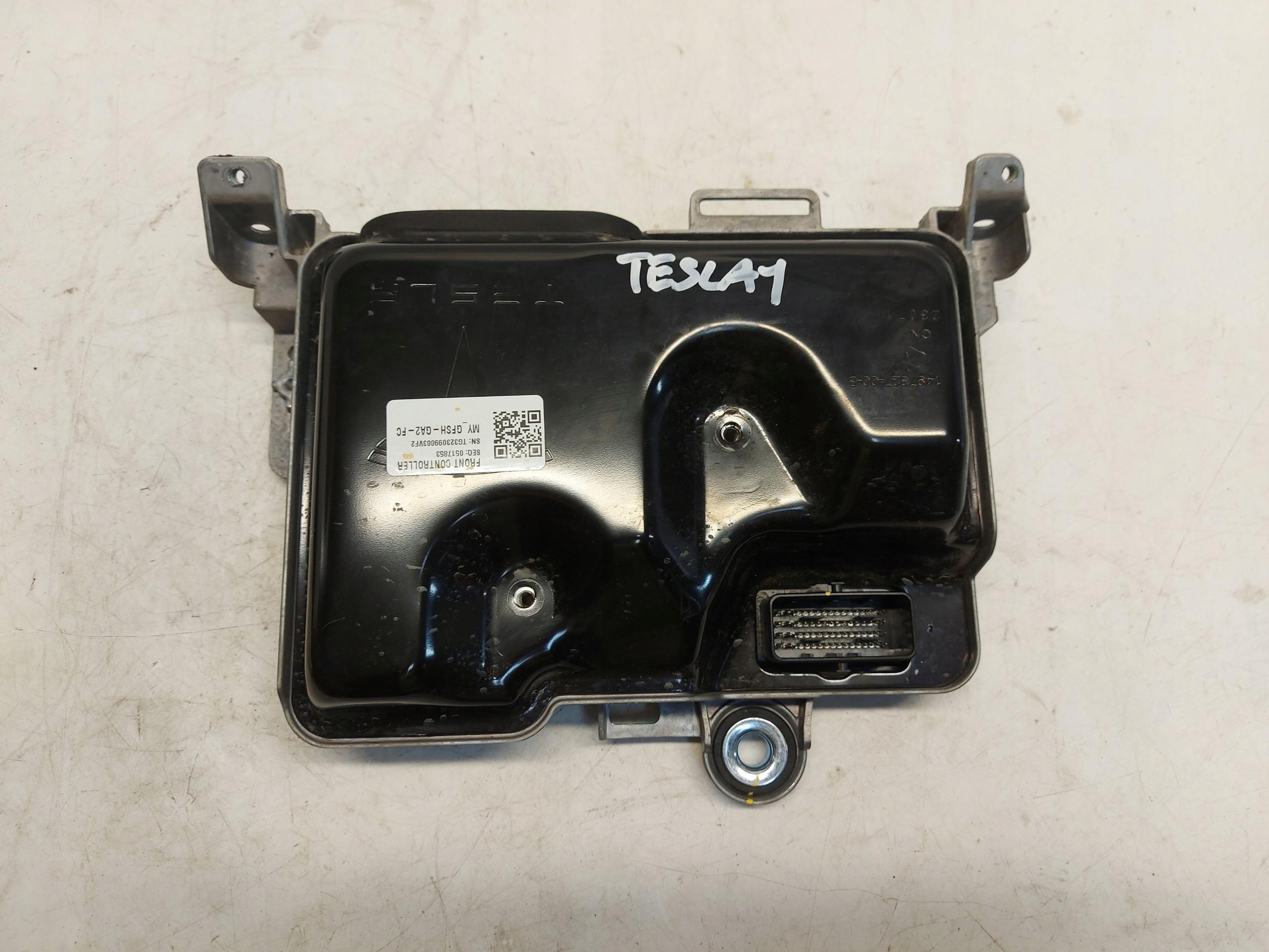 TESLA MODEL Y 2023r module control unit komfortu 1583991-10-D