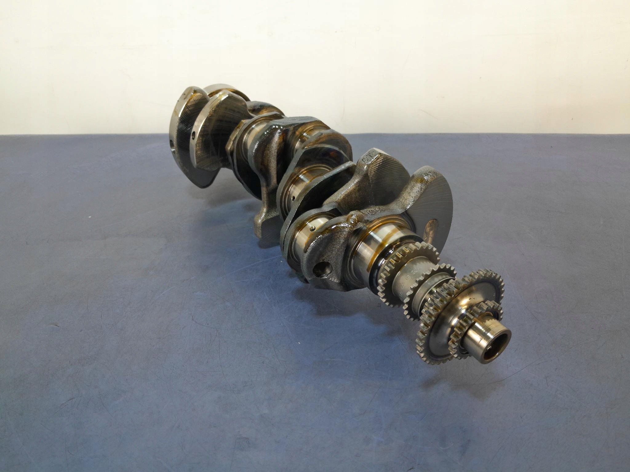 MERCEDES C43 W205 AMG 3.0 B WAŁ KORBOWY R27610 Typ samochodu Samochody osobowe