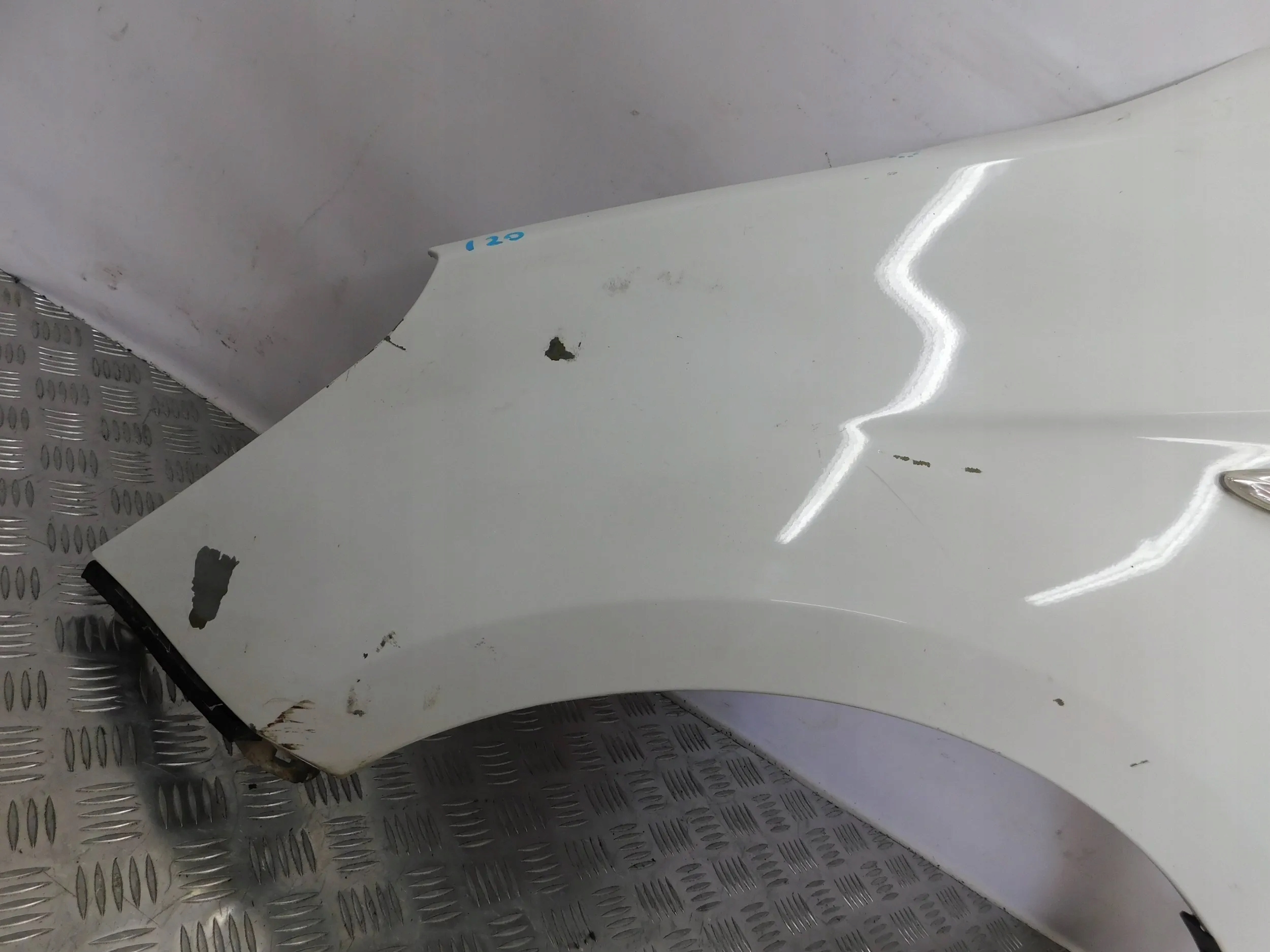 fender front front left HYUNDAI I20 07