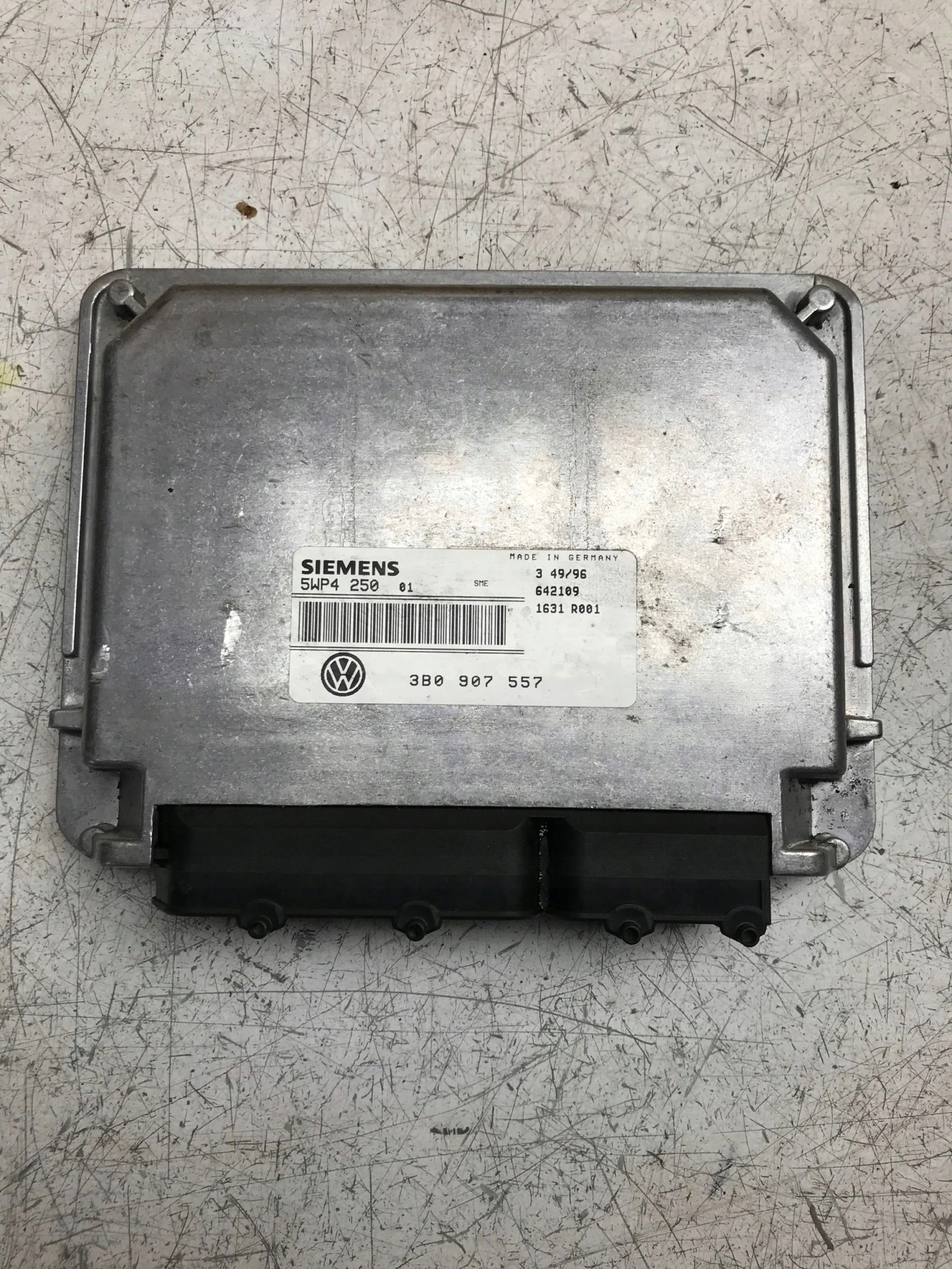 computer control unit of the engine VW SKODA AUDI 3B0907557