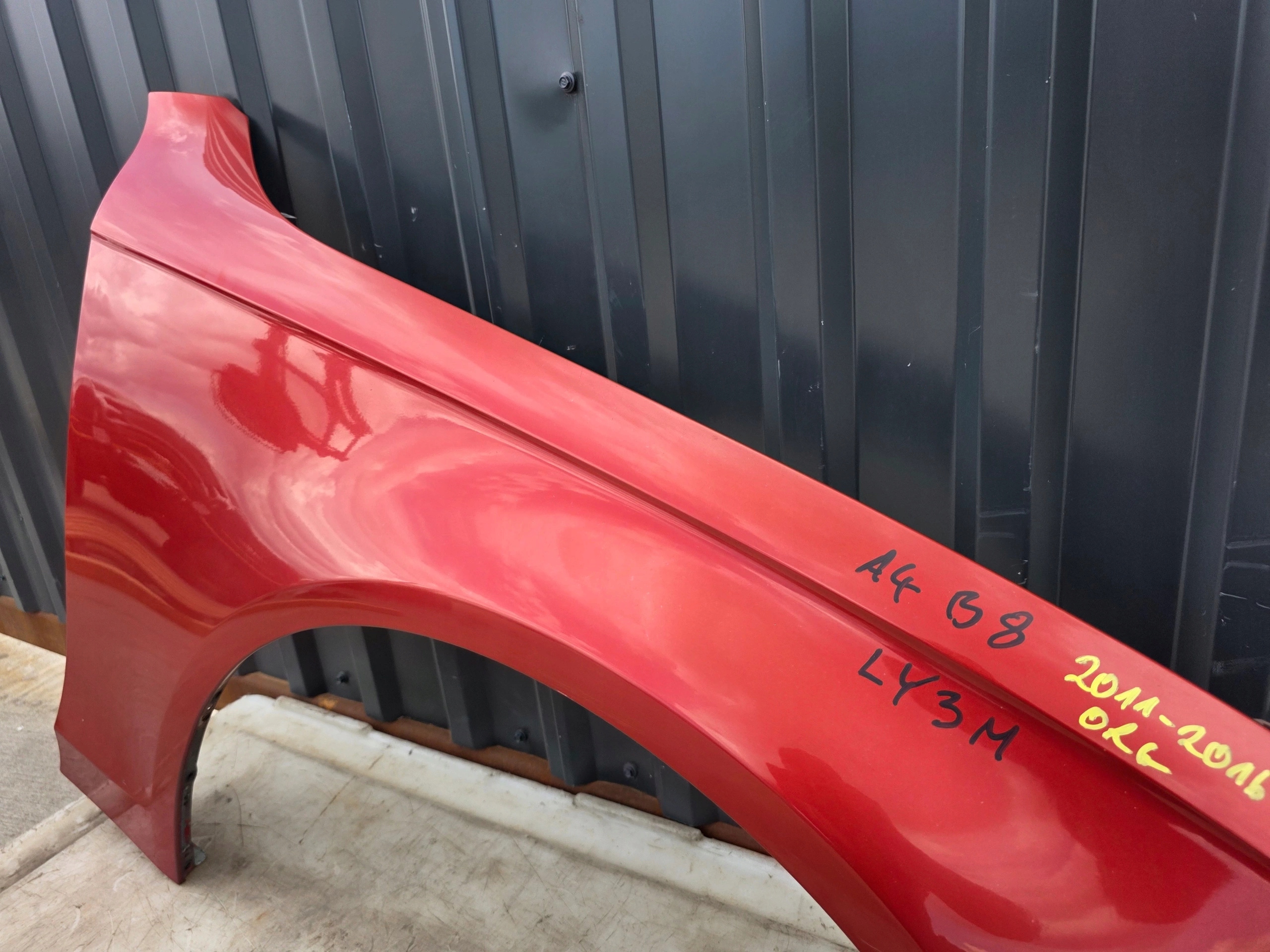 fender right front AUDI A4 B8 LIFT LY3M 2011-2016 original !!!
