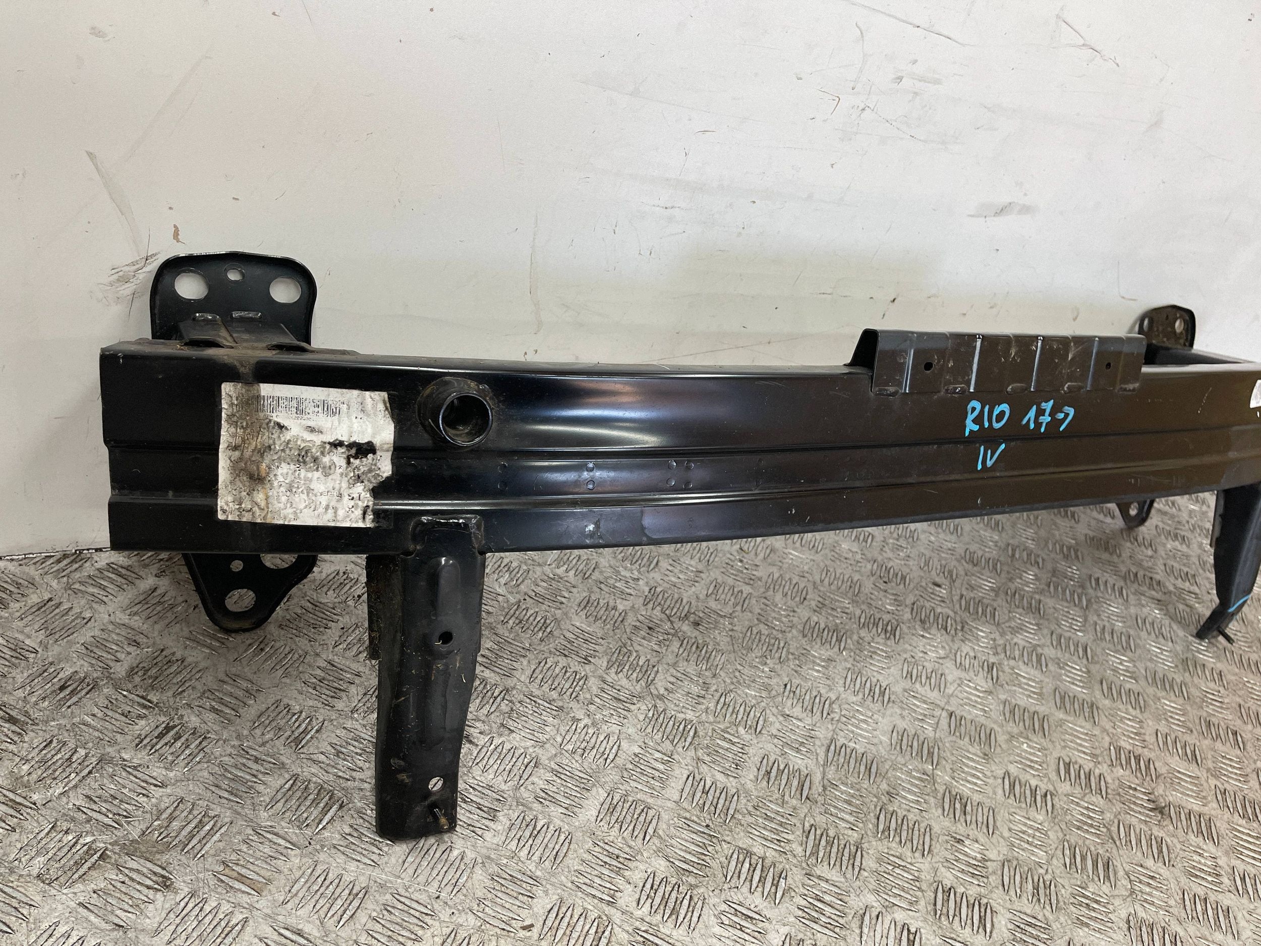 bumper support of the front front KIA RIO 4 IV 17