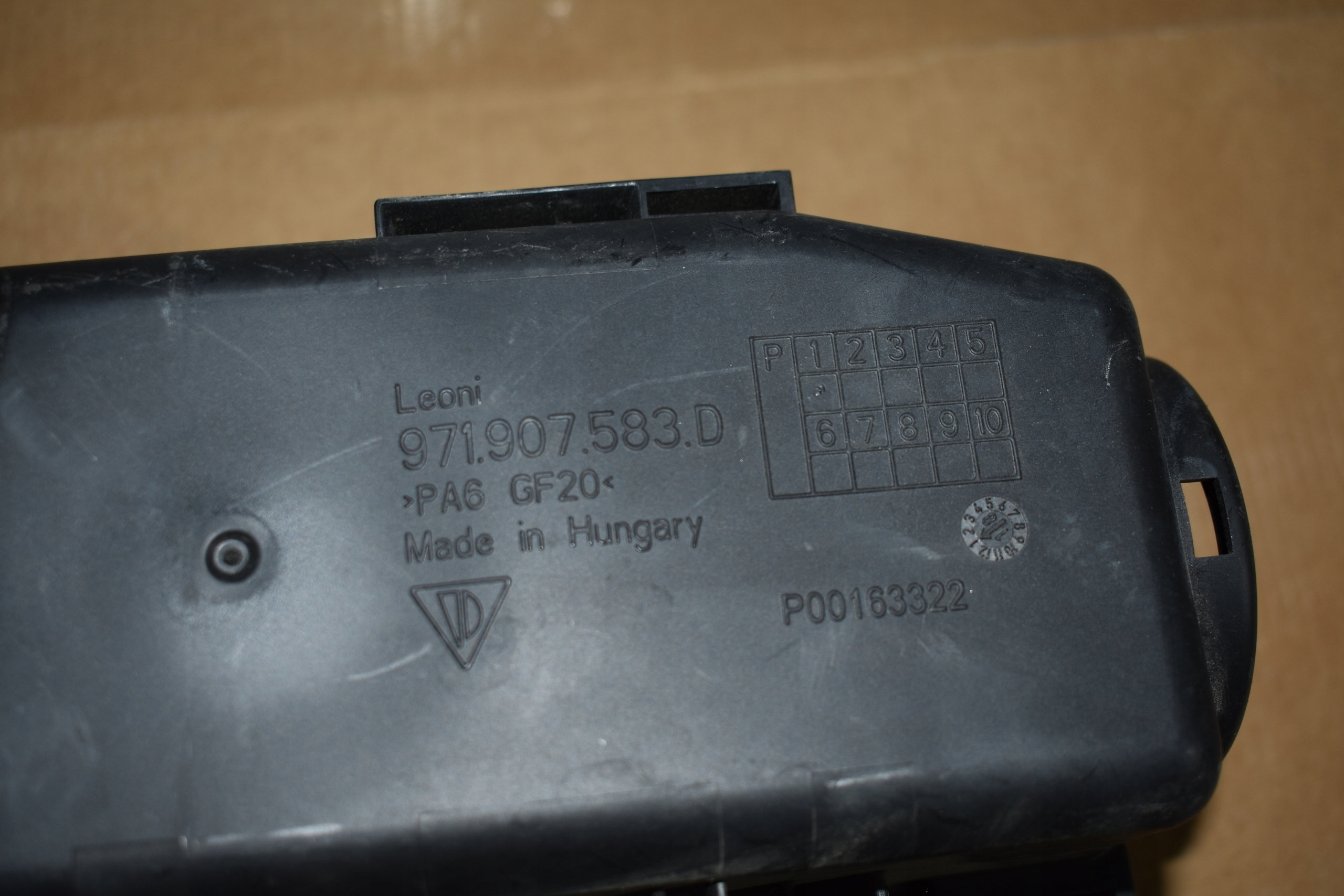 IDEALNA Module fusibles PORSCHE PANAMERA 971 1