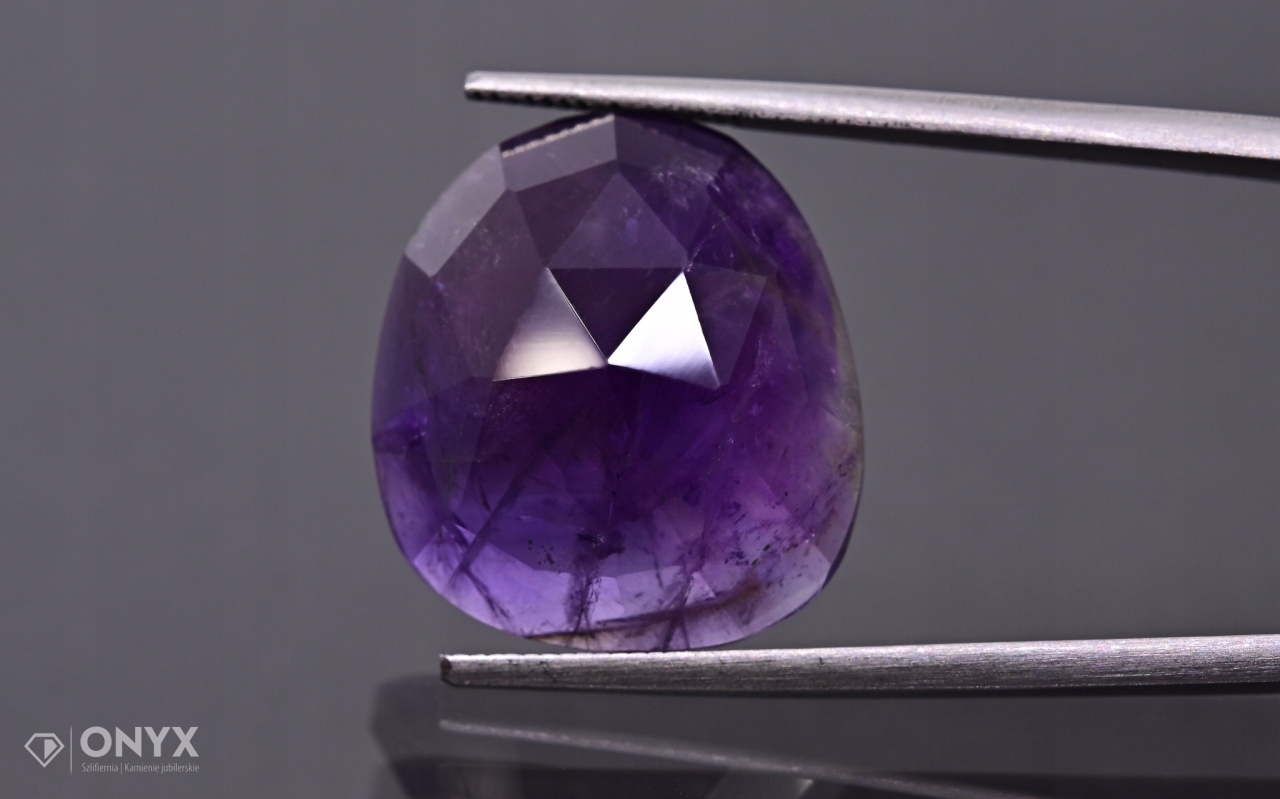 Ametystová fazetovaná nepravidelná rozeta 19x17 mm