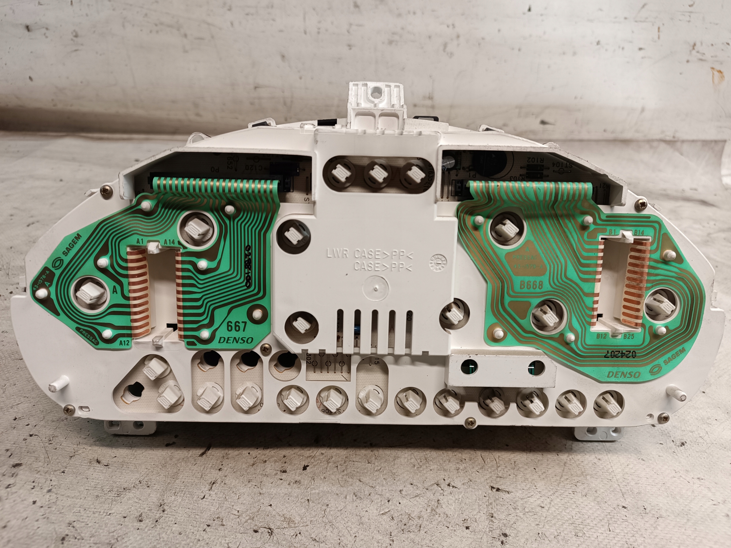 dials dials MITSUBISHI SPACE STAR 98-02 1.9 DID MR480209