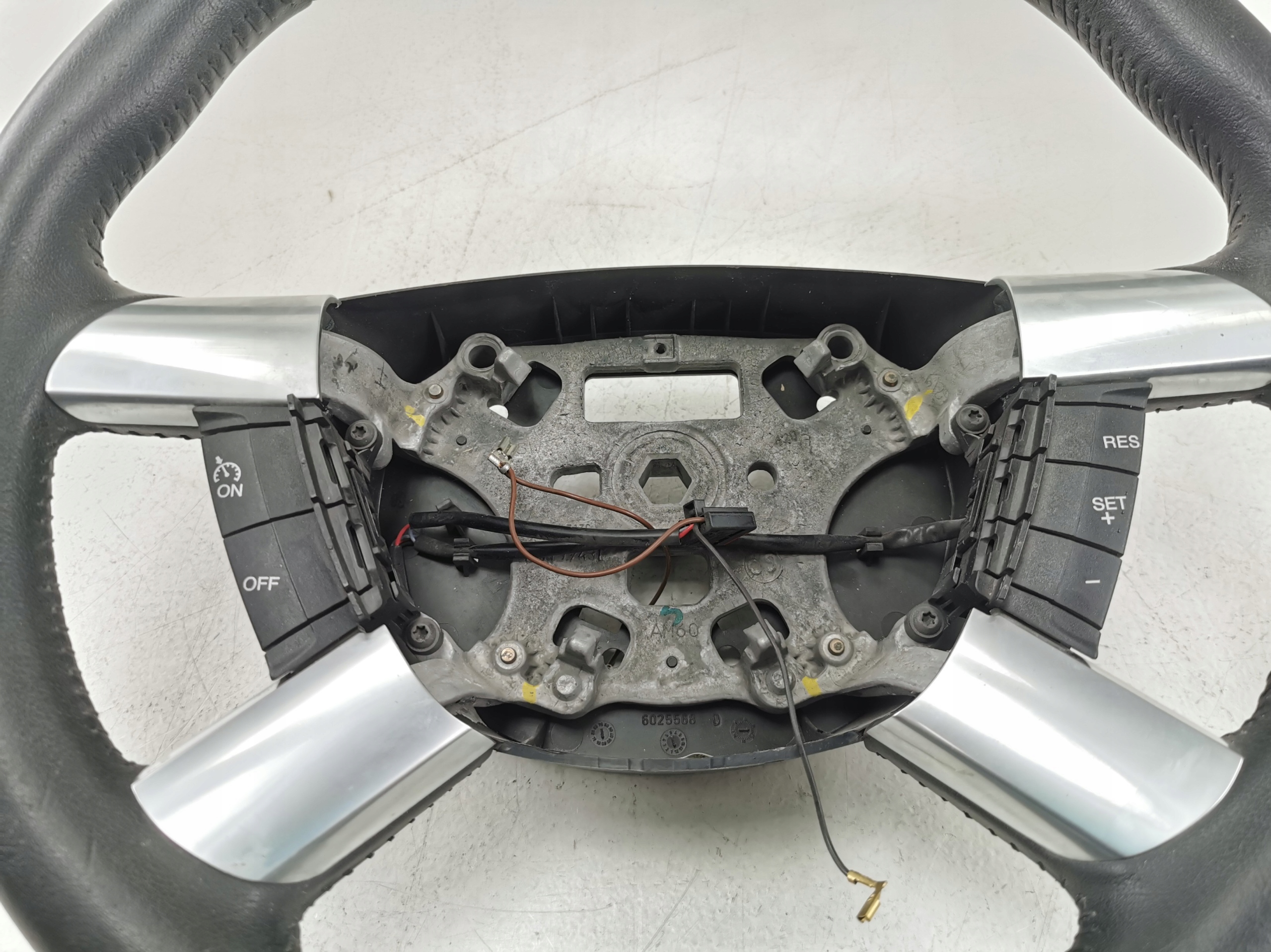 lenkrad MULTIFUNKCYJNA FORD KUGA MK1 / C-MAX / 3M513600CJW