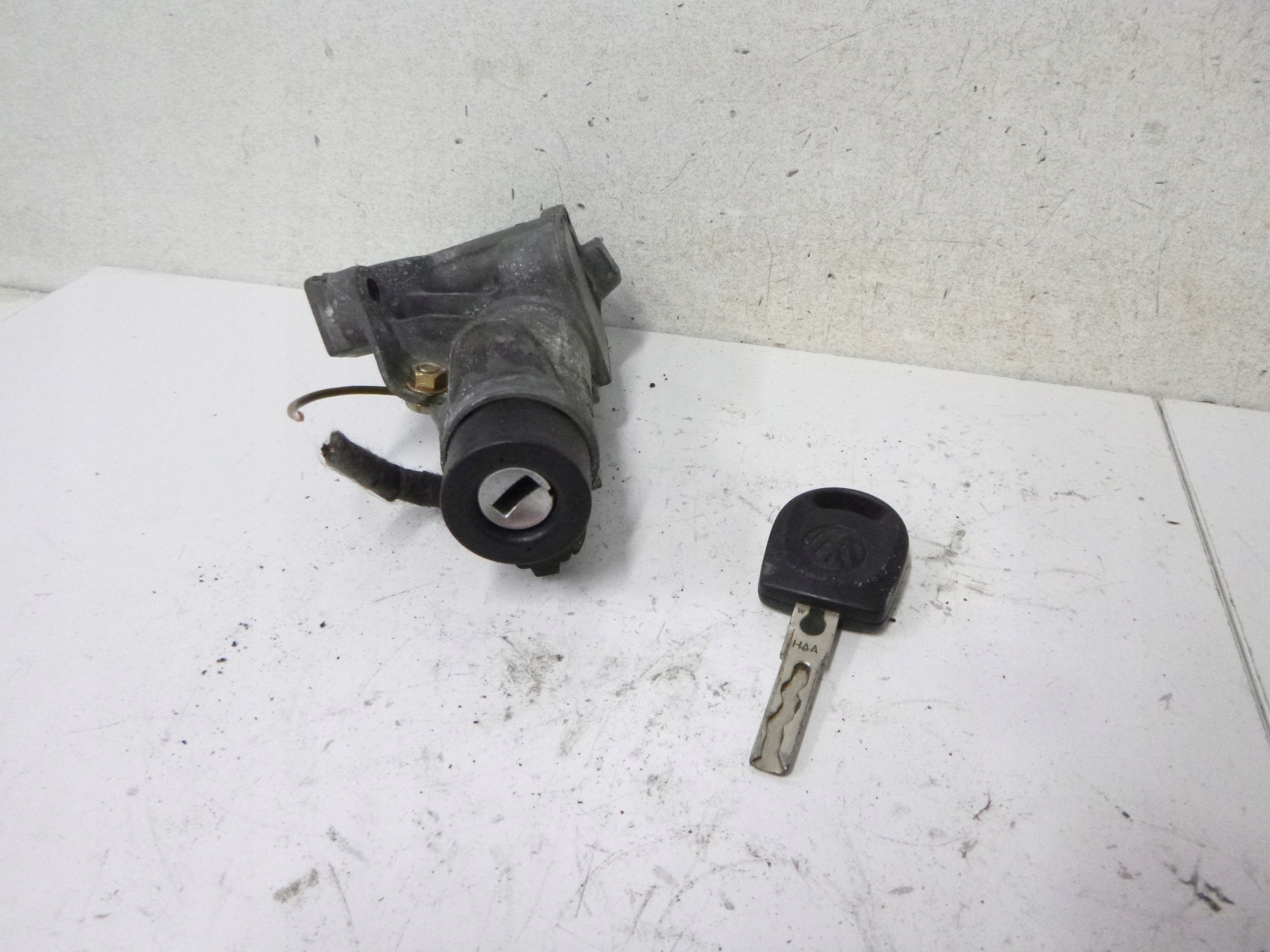 ignition key connector VW Golf IV Bora Passat B5 Audi A3 A4 4B0905851C