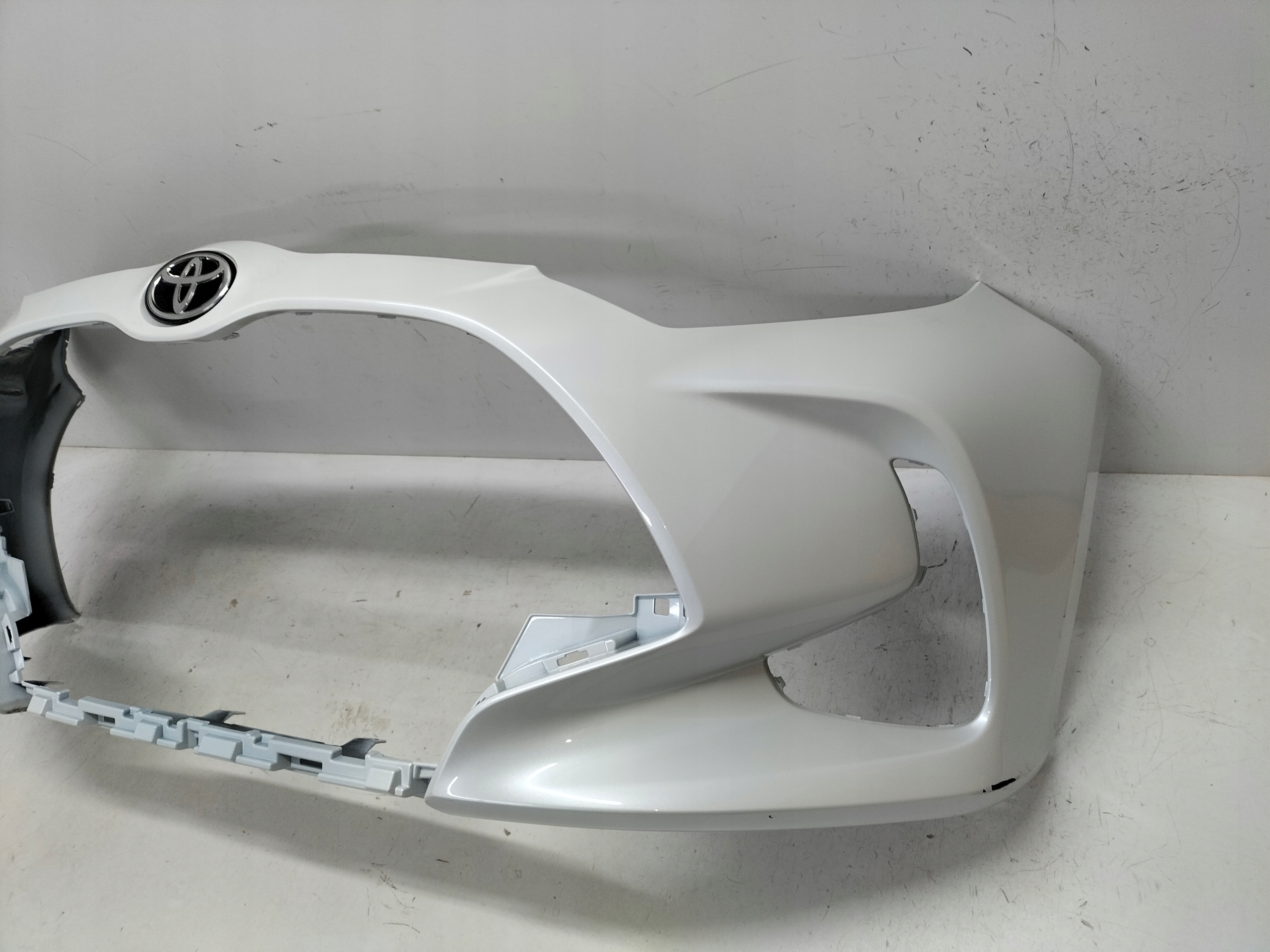 front bumper front TOYOTA YARIS 4 IV 20