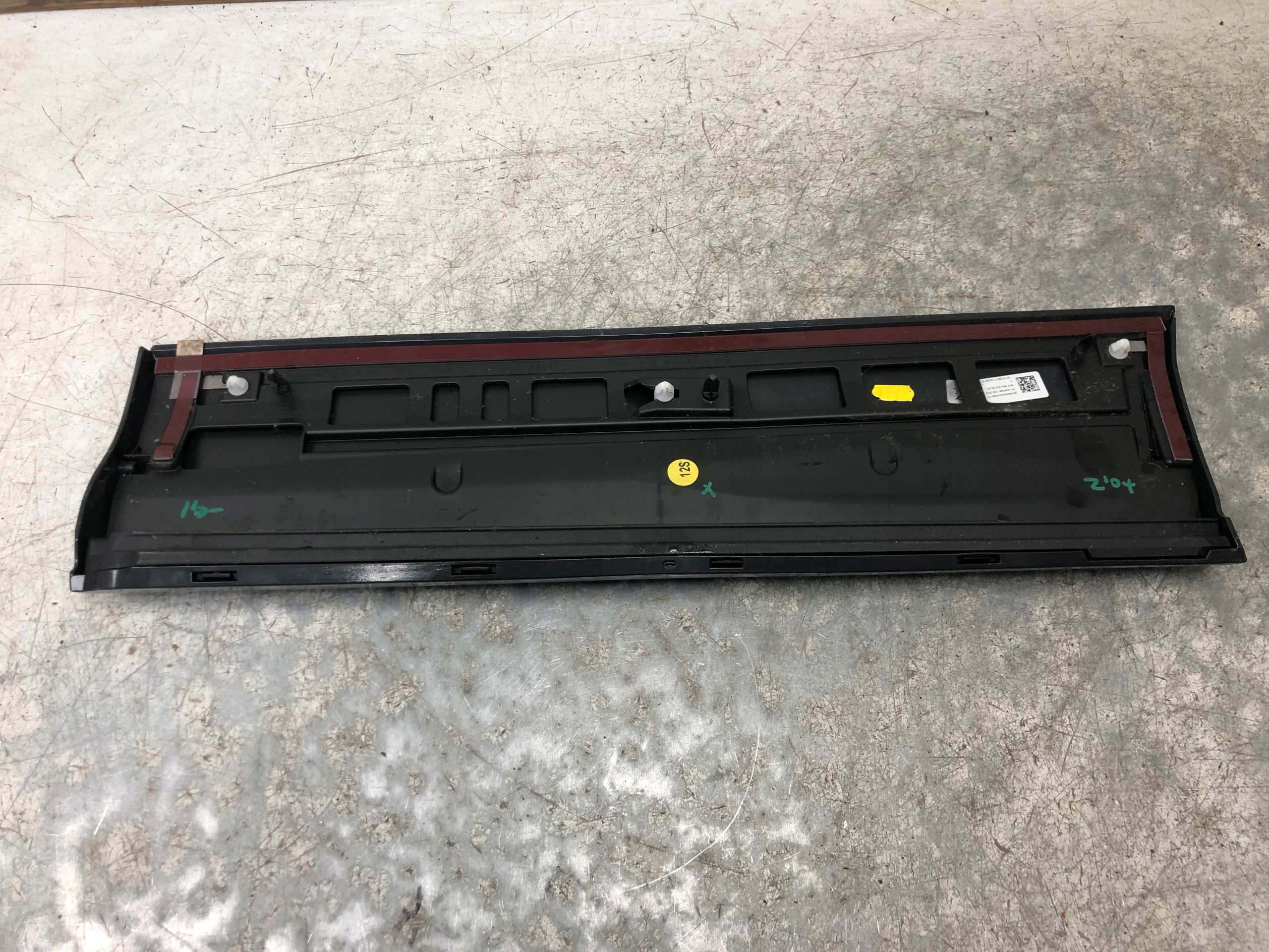 moulding door right rear part AUDI Q2 81A853970B