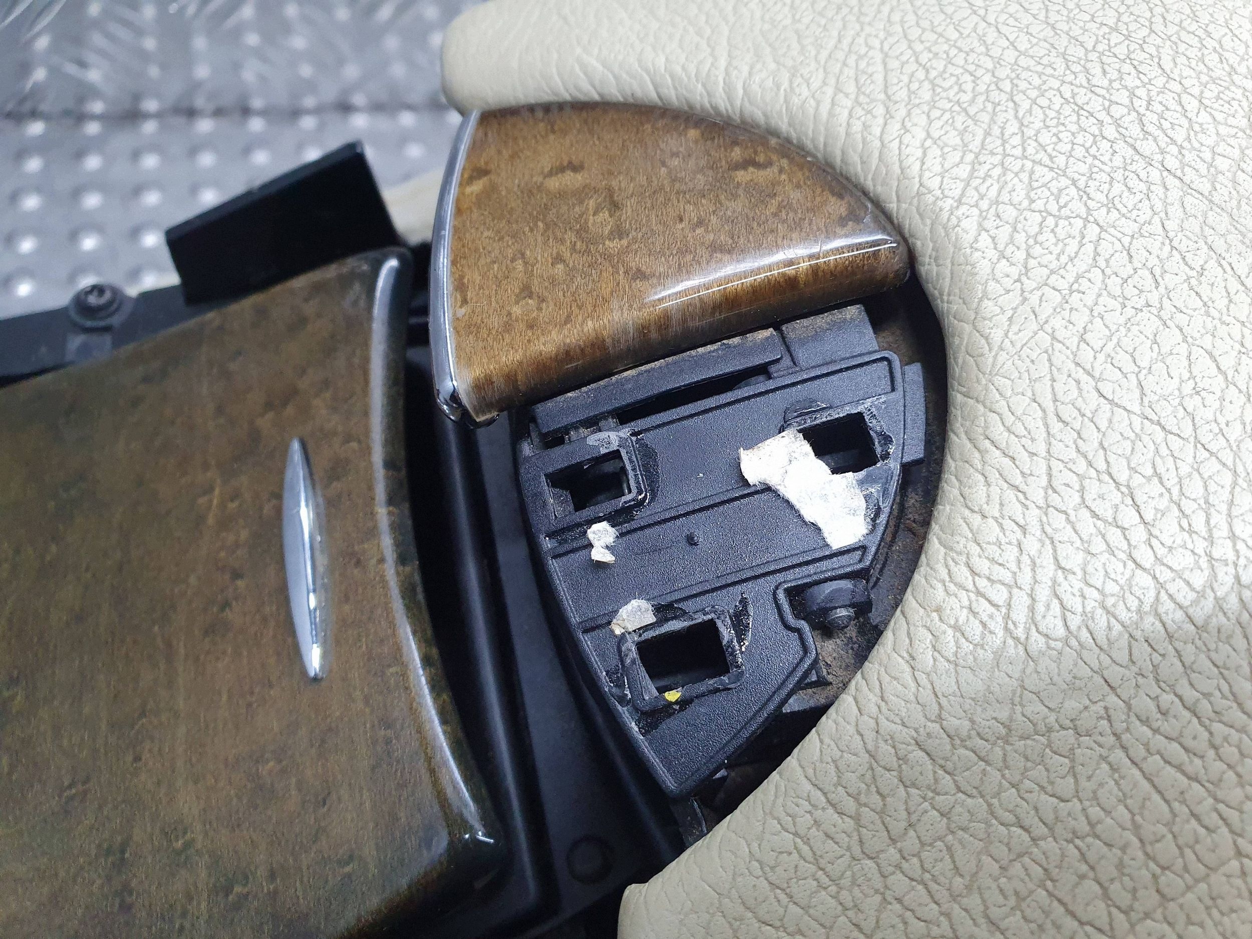 TUNEL central console armrest A2116800250 A2116800350 MERCEDES W211