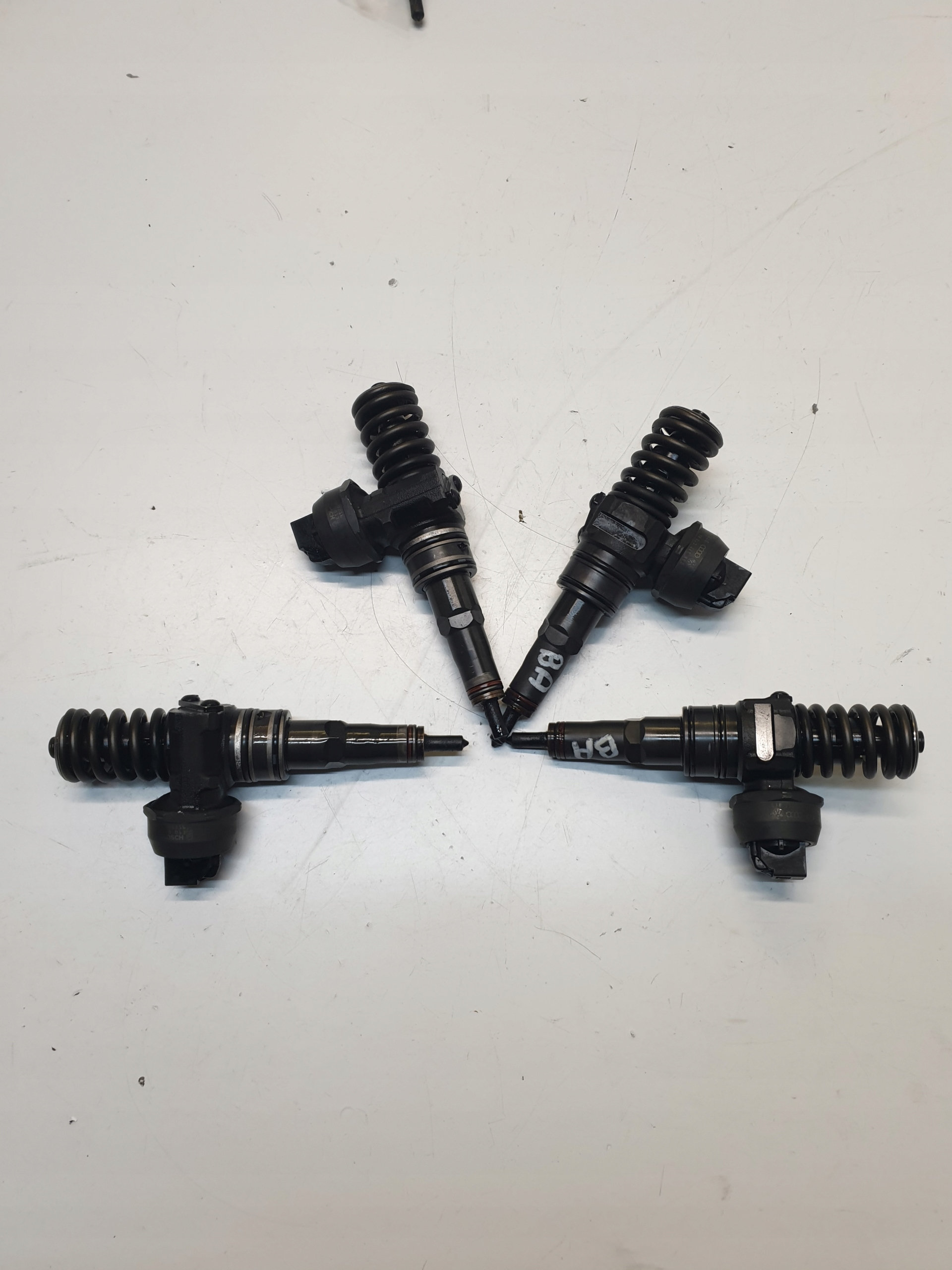 POMPOWTRYSK POMPOWTRYSKIWACZ 038130073BA 1.9 TDI VW AUDI