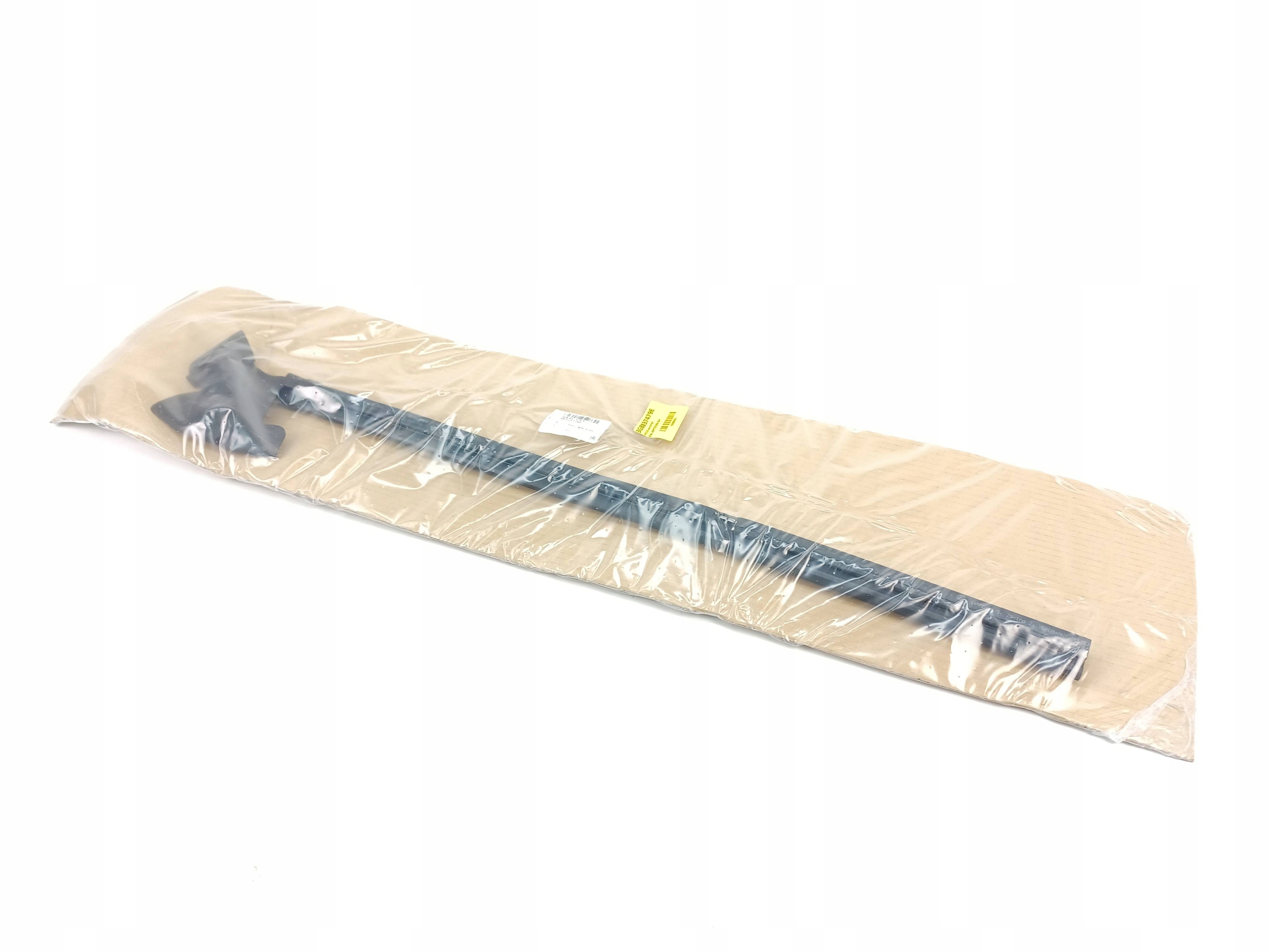 3G8837479E - NEW ORG GLASS SEAL LEFT FRONT VW ARTEON 3H