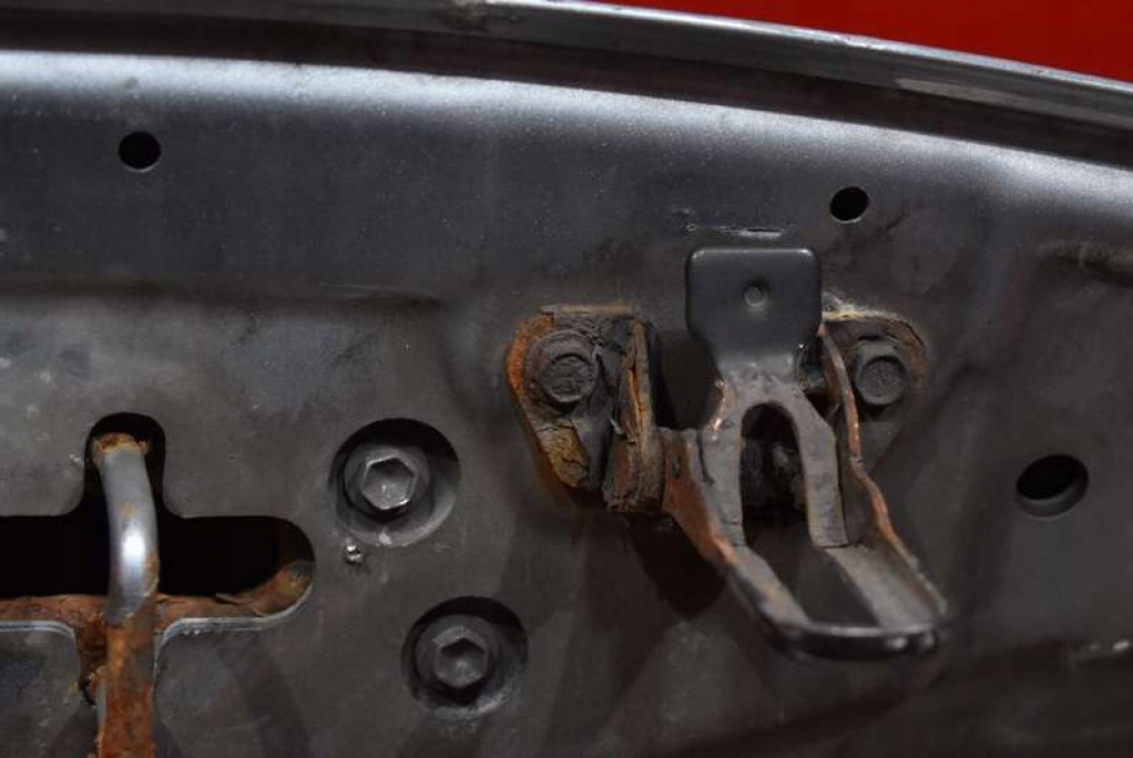Capot SZAROBLEKITNA LEXUS IS 200 2 II 05-13