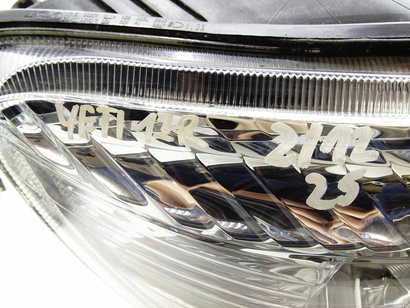 REFLEKTOR light right front right front SKODA YETI and LIFT 5L2941018A