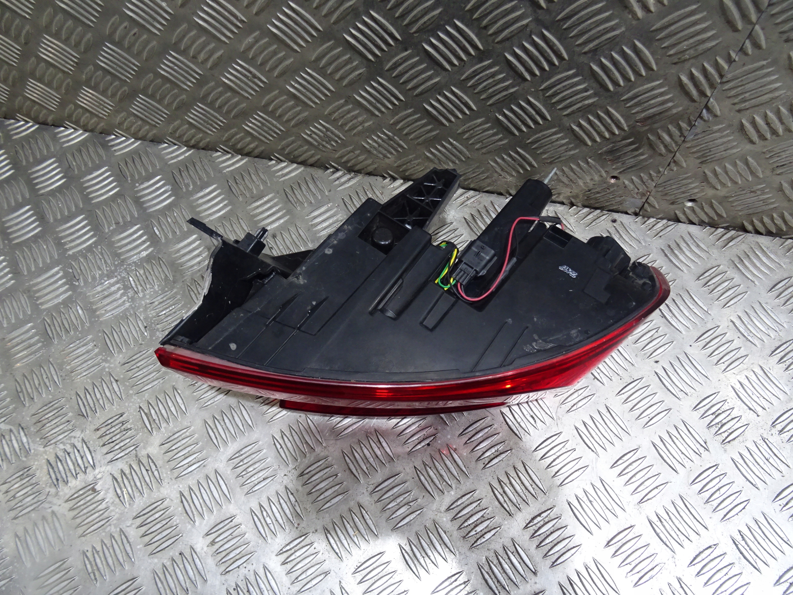 RENAULT ARKANA RS-LINE LEWA TYLNA LAMPA IDEALNA Producent części Renault OE