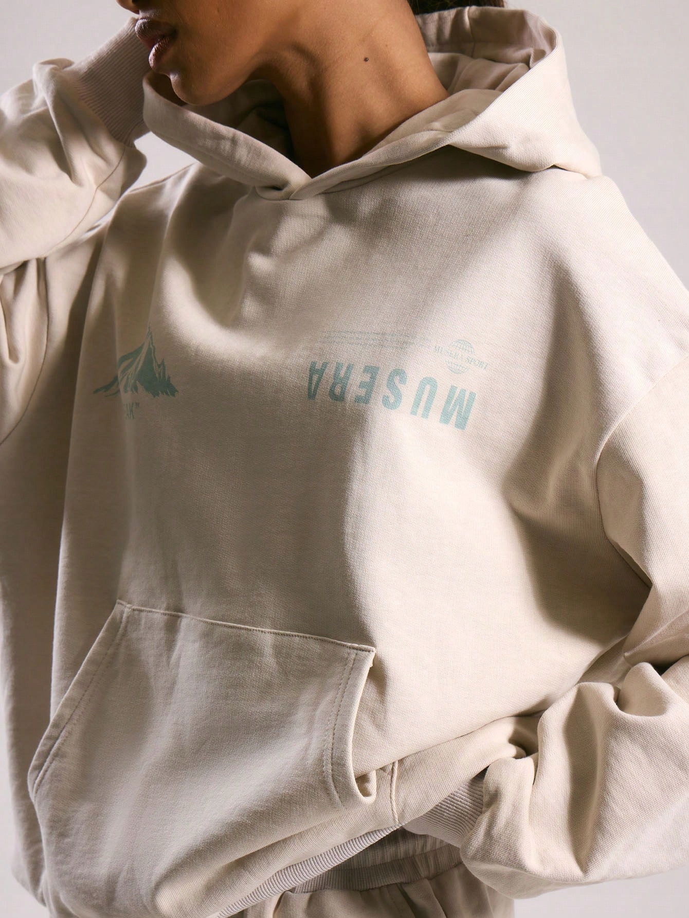 Bavlněná Mikina Oversize S Kapucí Snížená Ramena Béžová Shein M 38