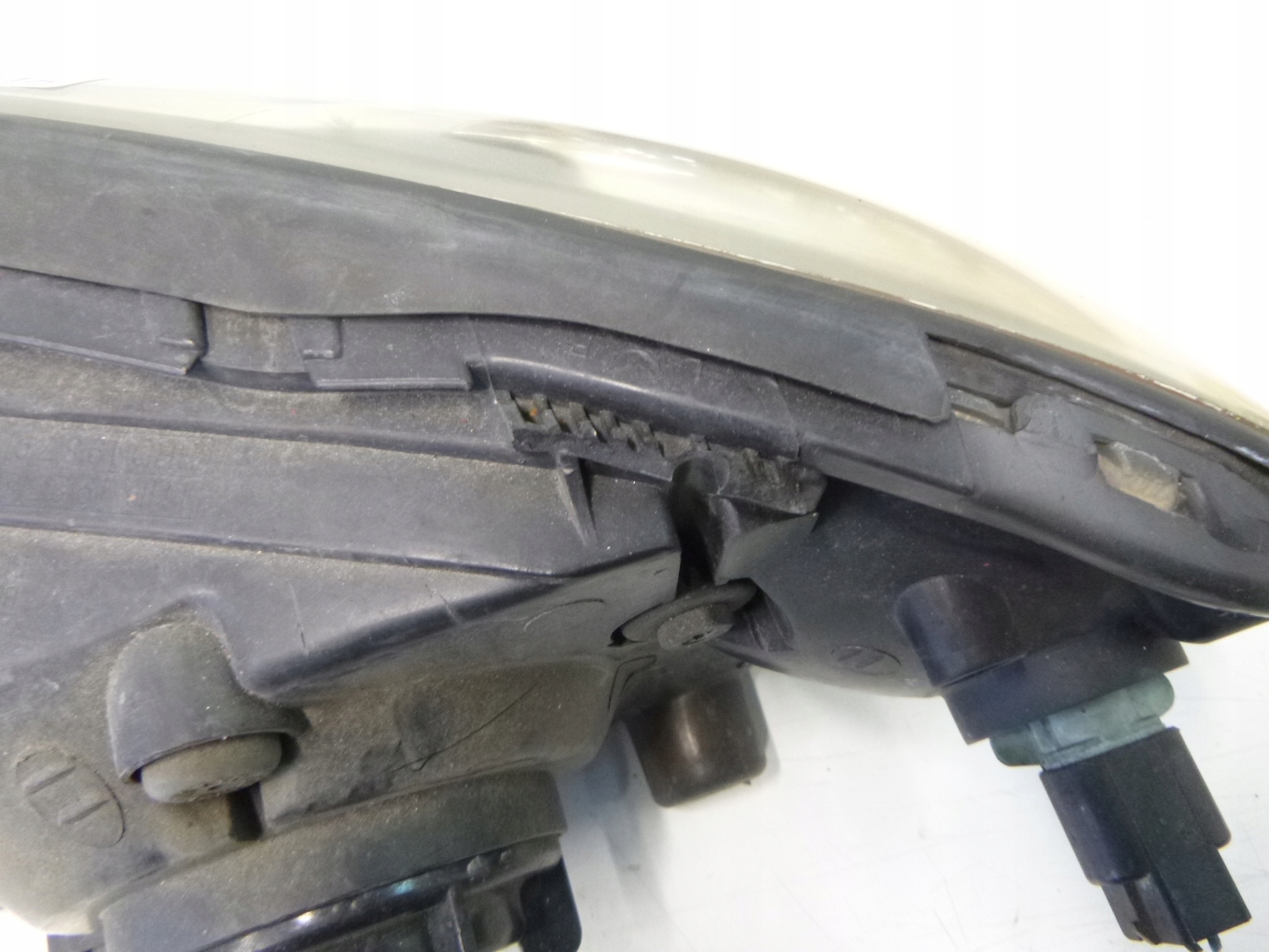 light front Hyundai Elantra 2000r.