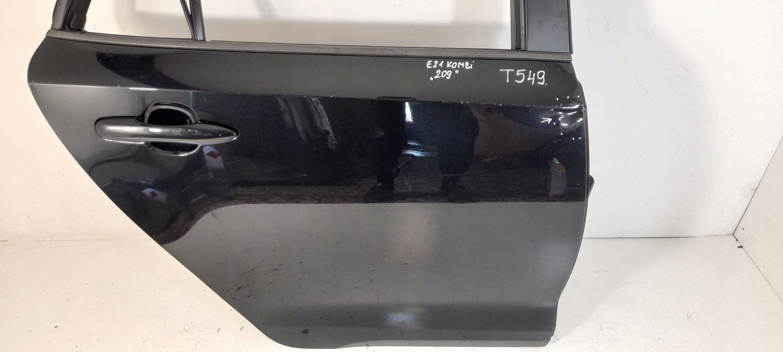 Toyota Corolla E21 Kombi door rear. right 209 (T549)