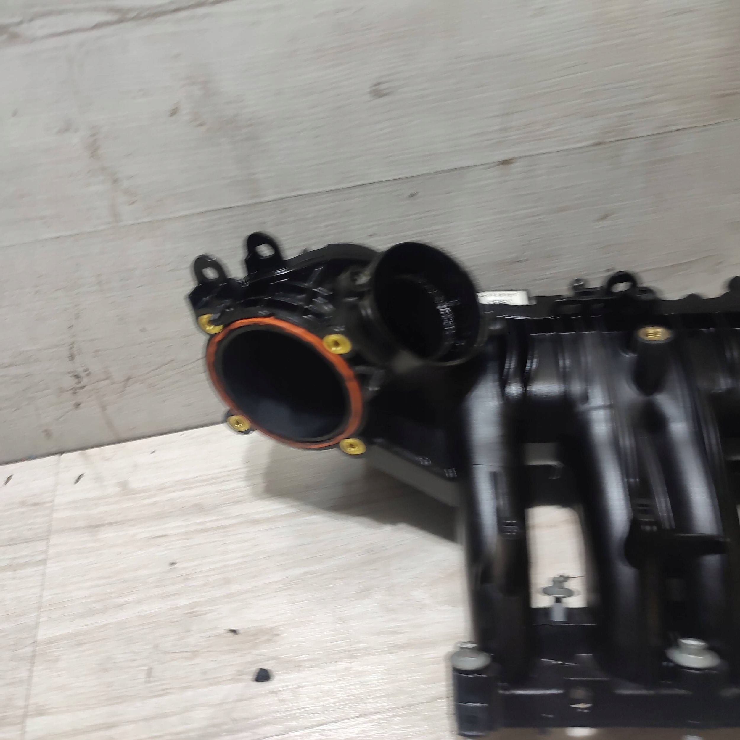intake manifold Jaguar F-Pace G4D39424AC