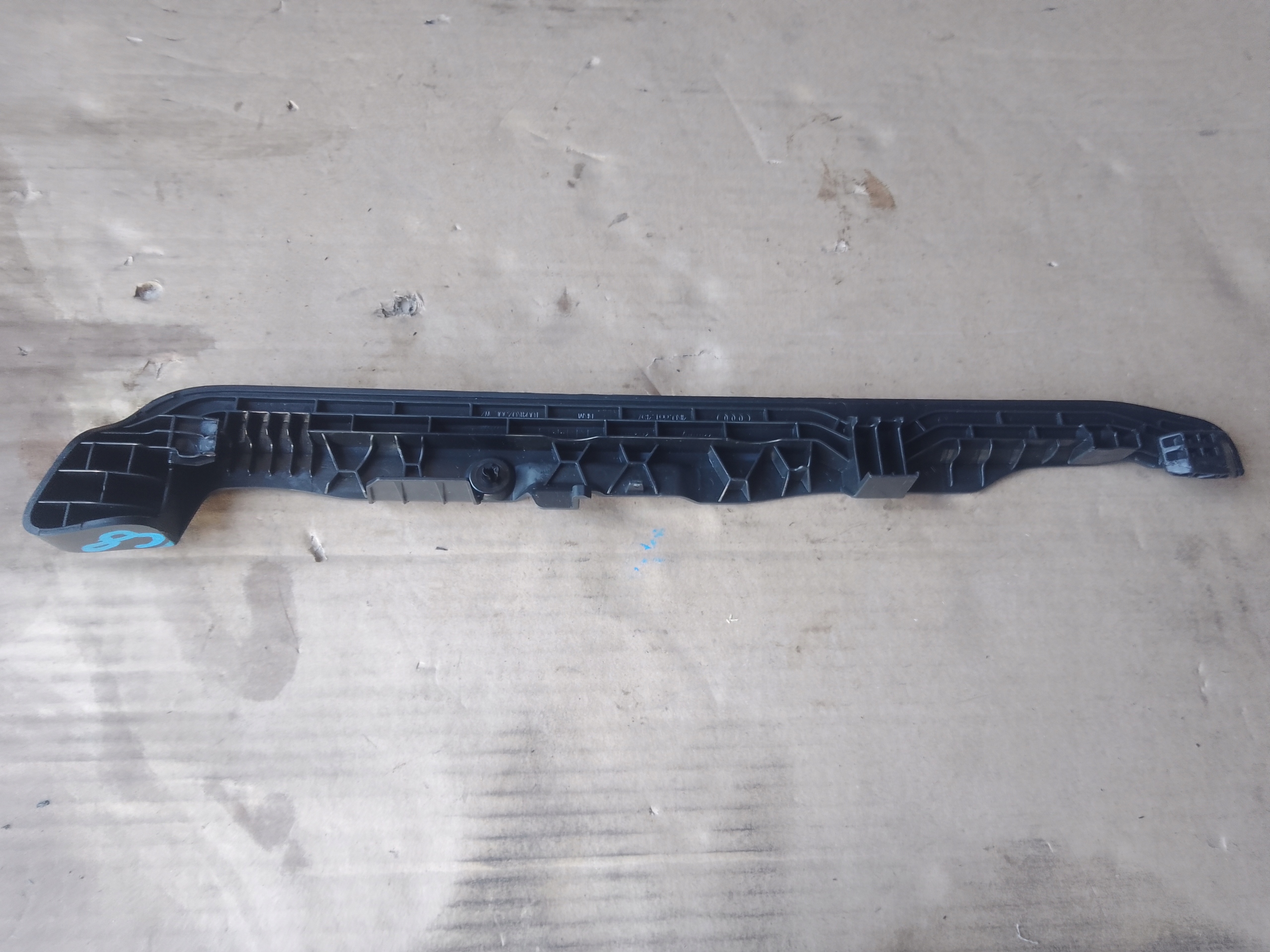 cover holder Audi a6 C8 4K0881457