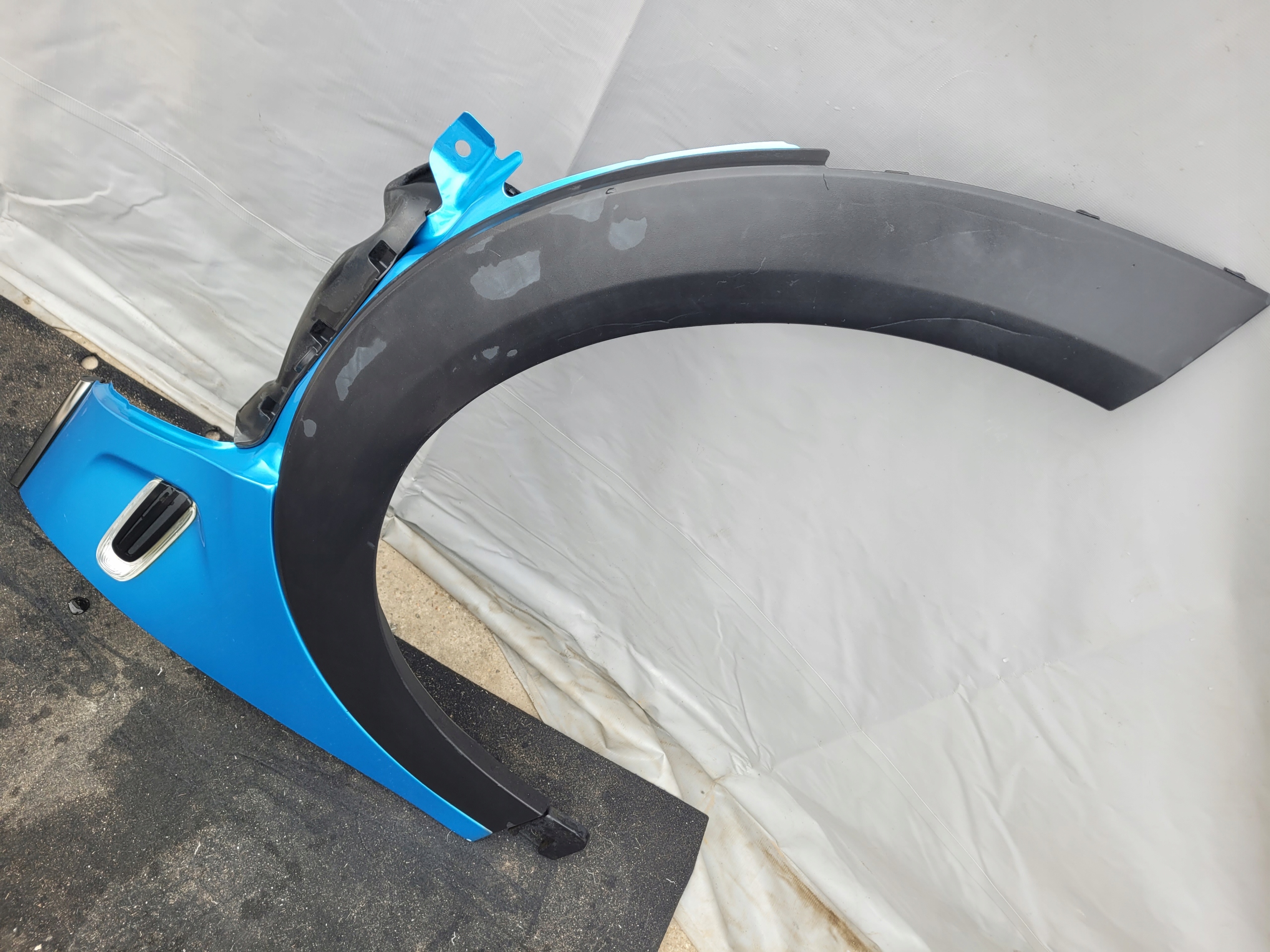 fender front front right MINI COOPER F55 Z moulding