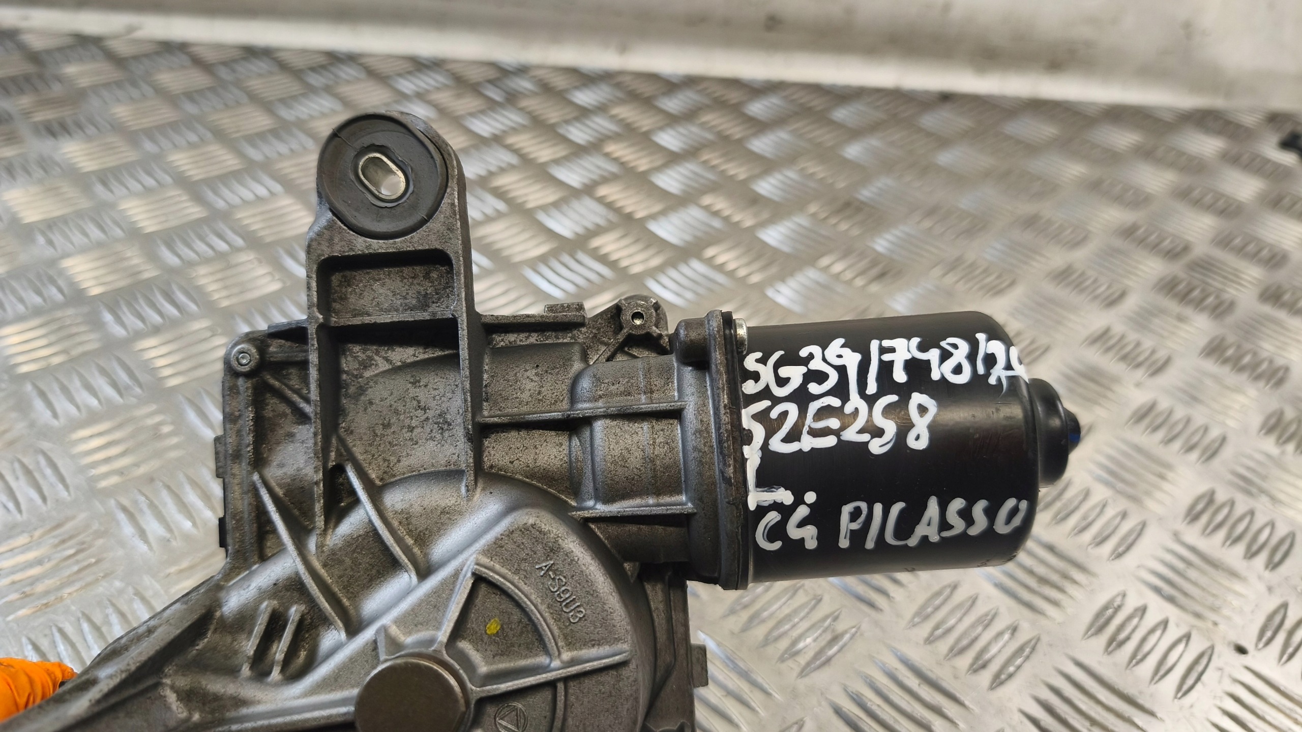 wiper mechanism left front 53630317