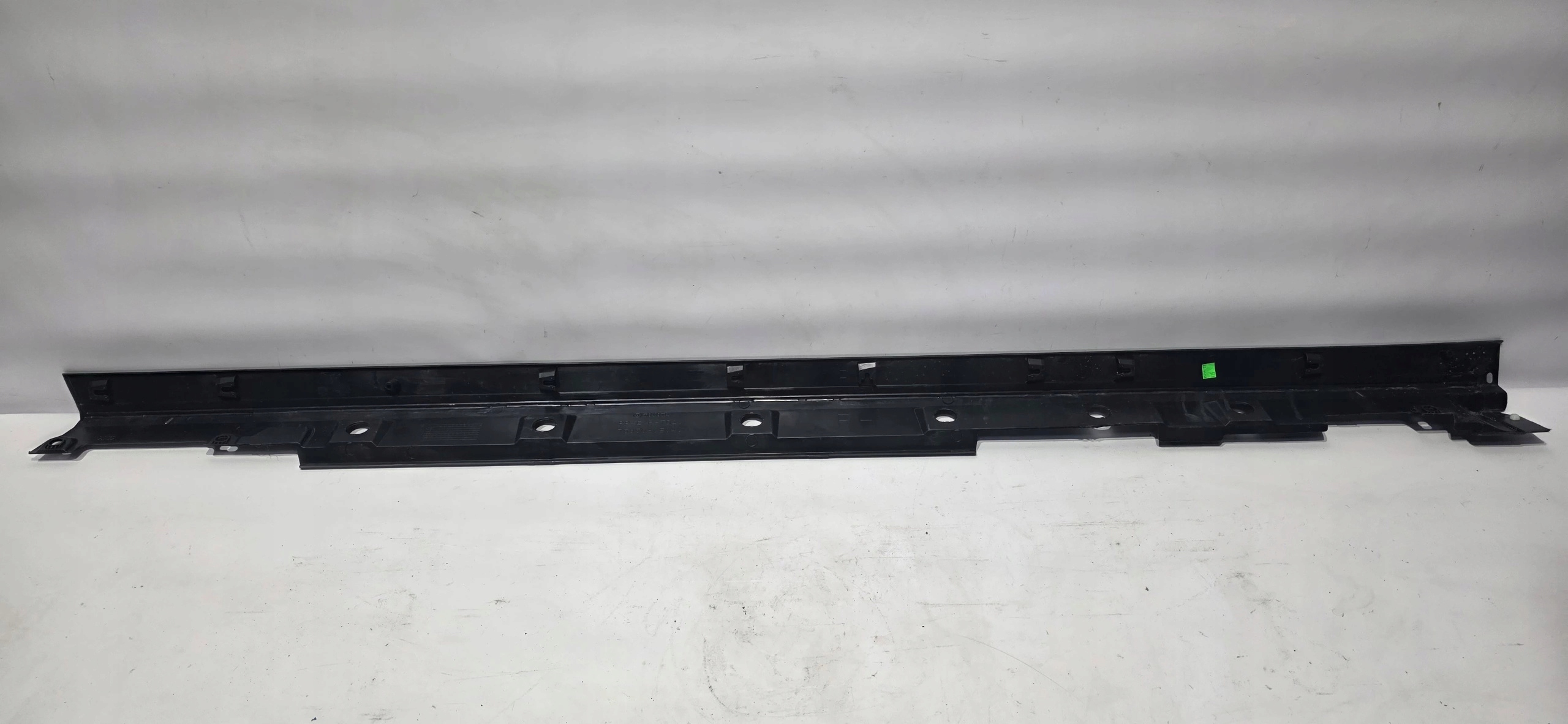 moulding threshold threshold left TOYOTA HIGHLANDER IV 19- original 75850-0E040