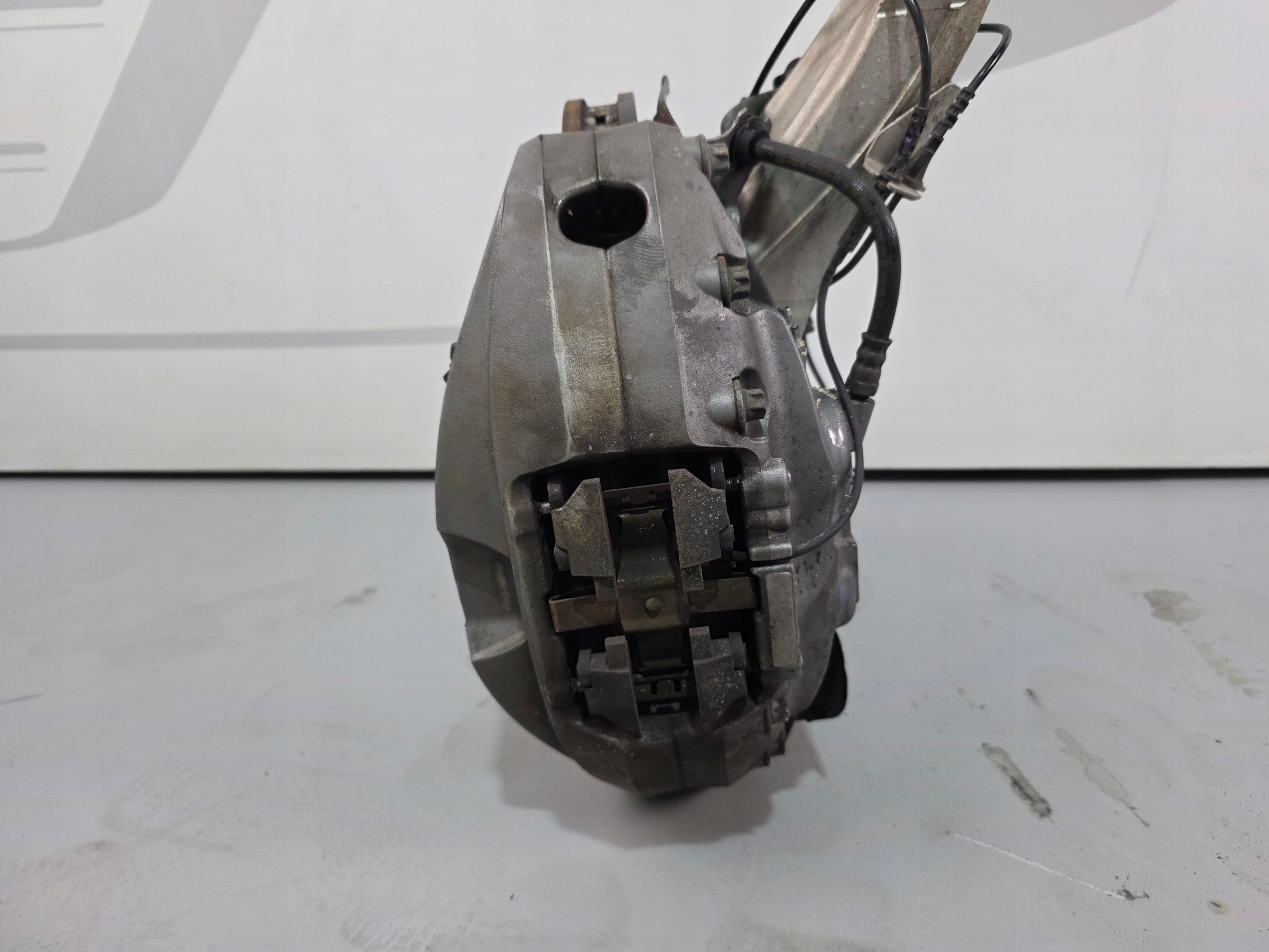 swing left front BMW G05 G06 G07 6876655