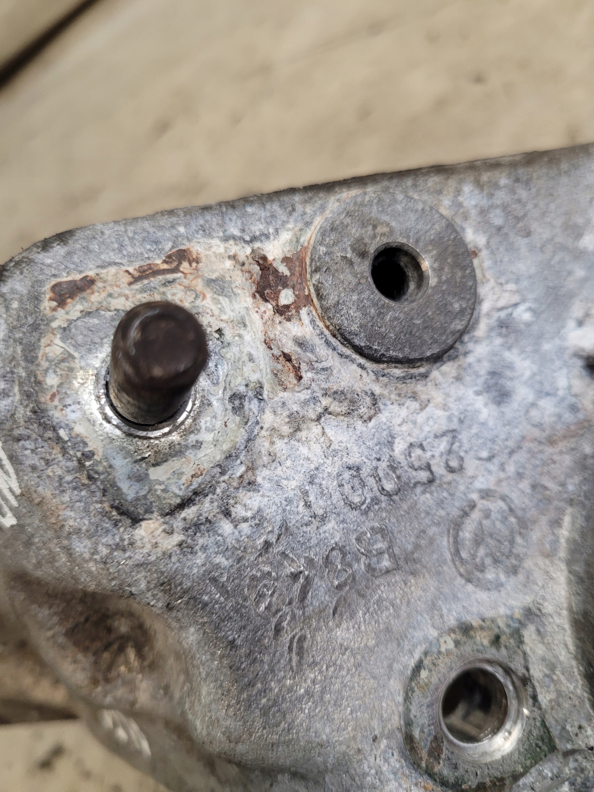 držač amortizera lijevog ALFA ROMEO 156