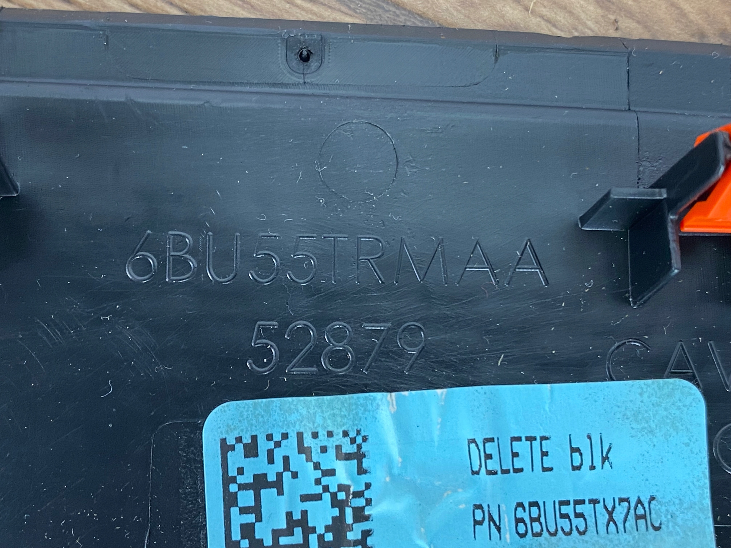 spoiler of the speaker of the dashboard sensor Dodge Ram 1500 2019+