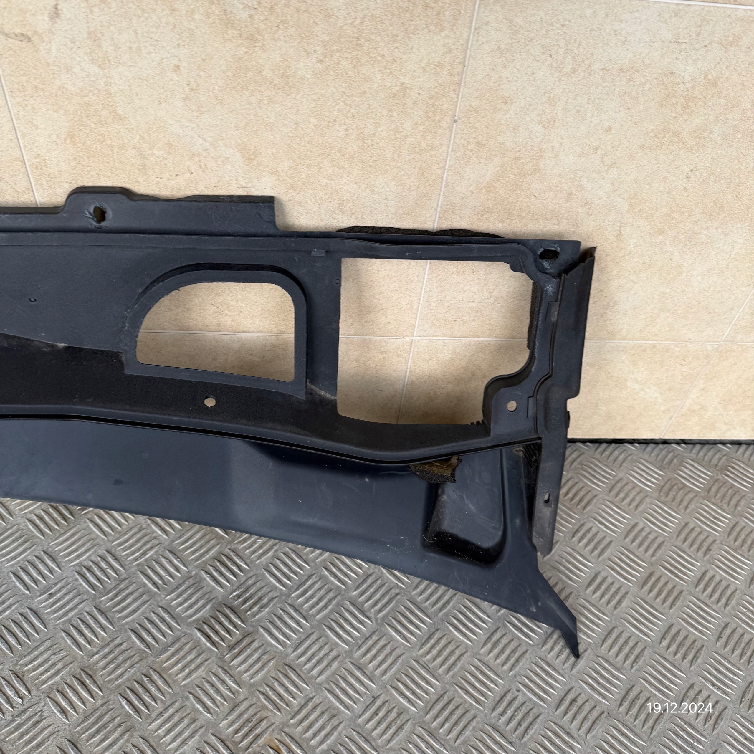 Grille égouttage Complets JAGUAR E-PACE J9C3-4105-AE