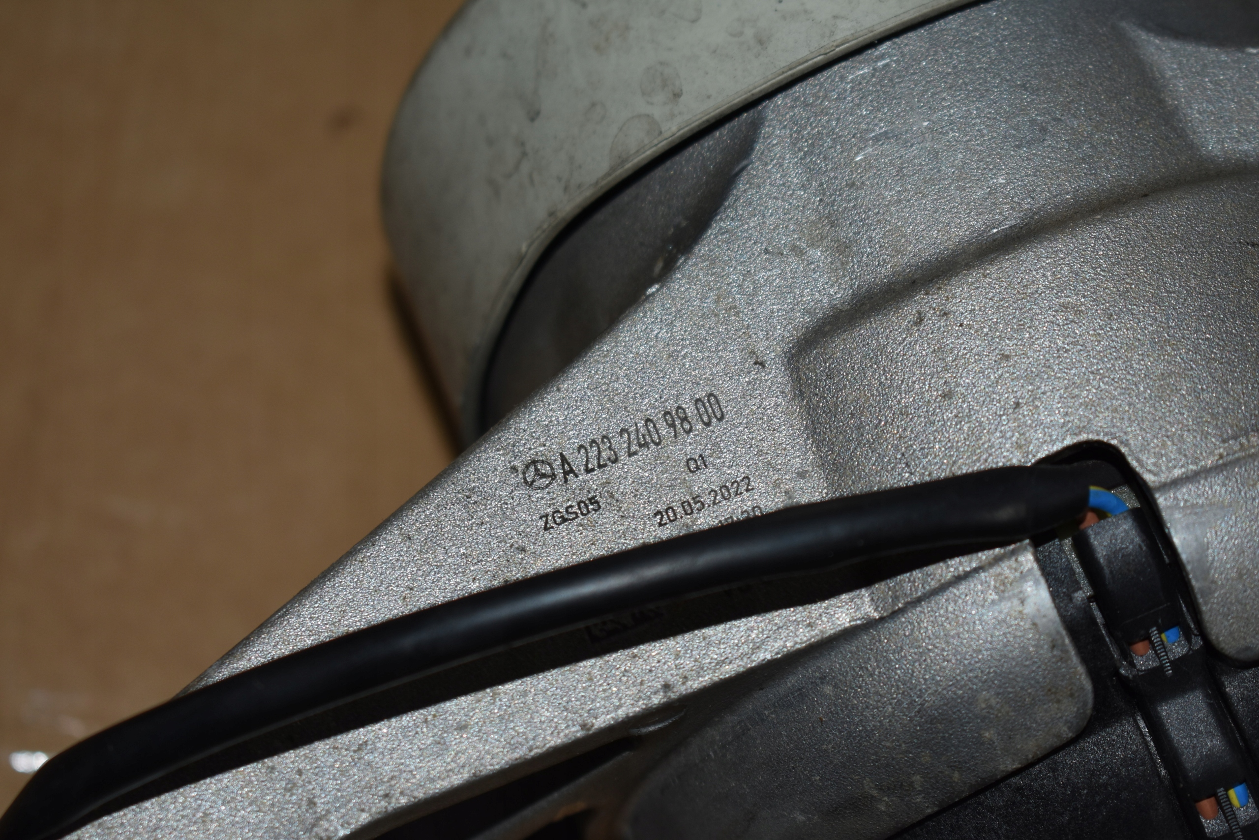 IDEALNA engine mount left MERCEDES W223 1