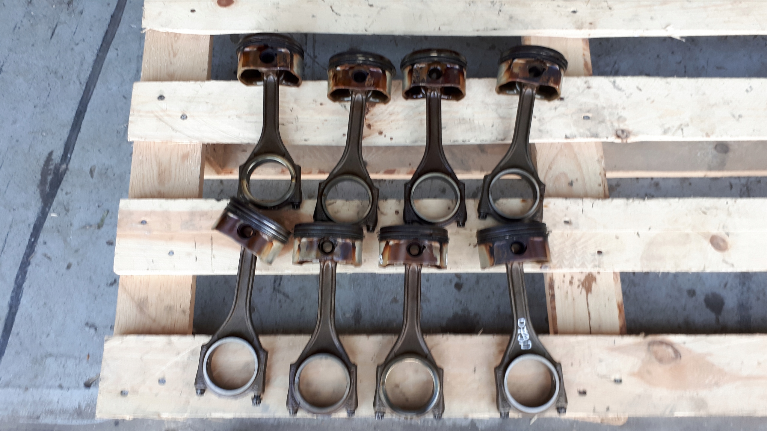 84L89 - A6 C6 поршень с шатуном 079D 4.2 V8 FSI S4 B6 B7