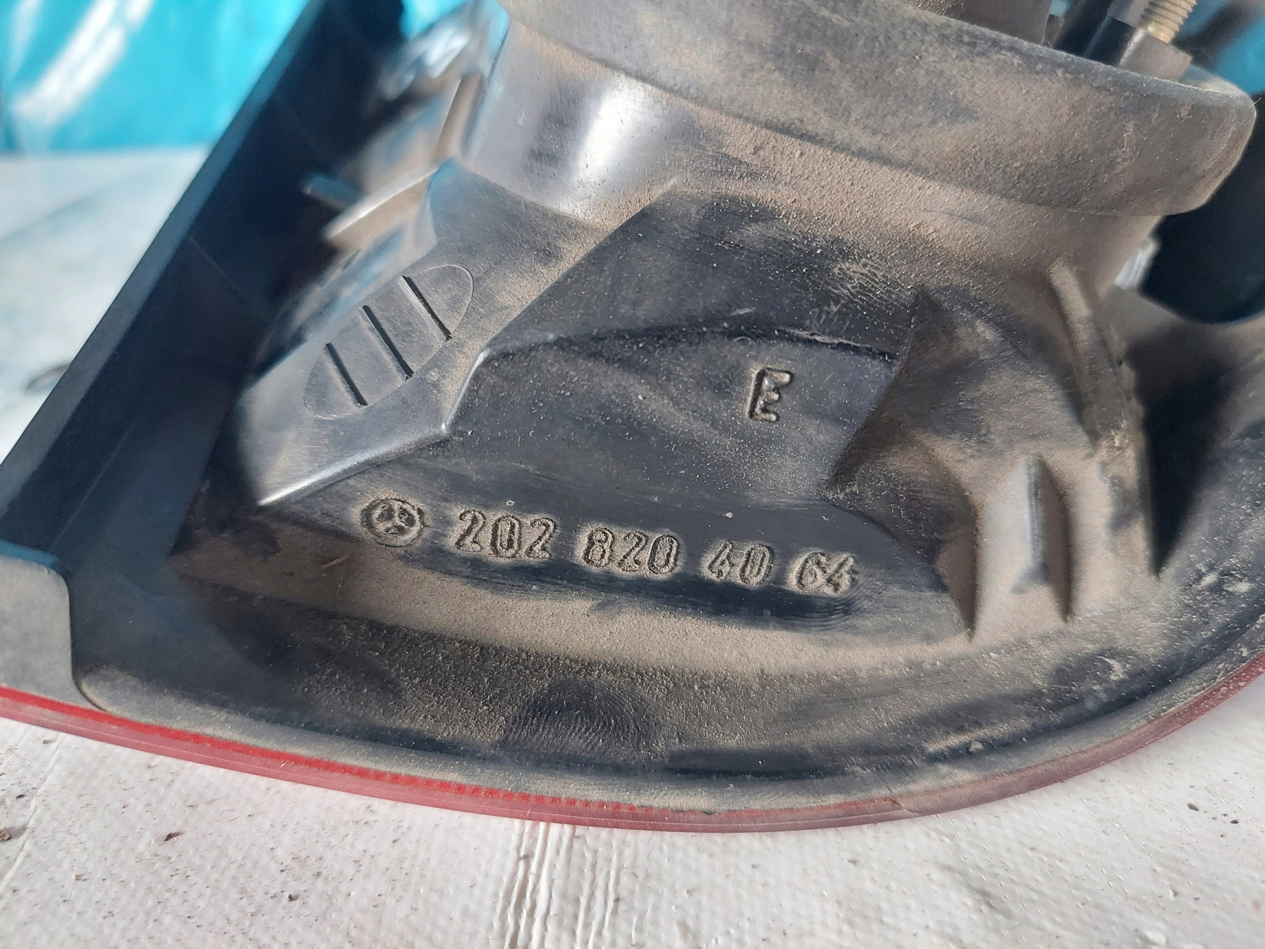 light MERCEDES W202 KOMBI 2028204064 right rear part